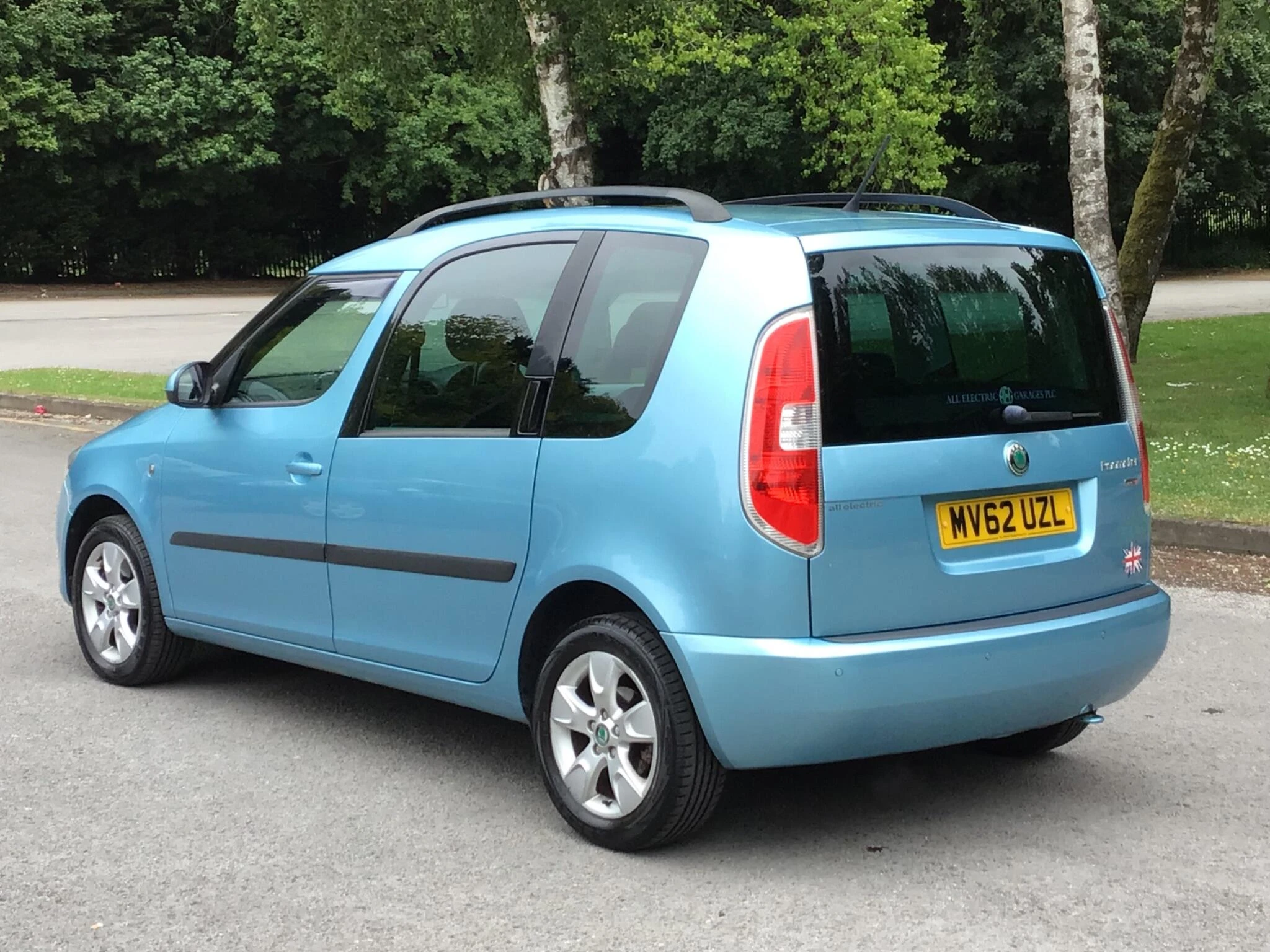 Vehicle image 8
