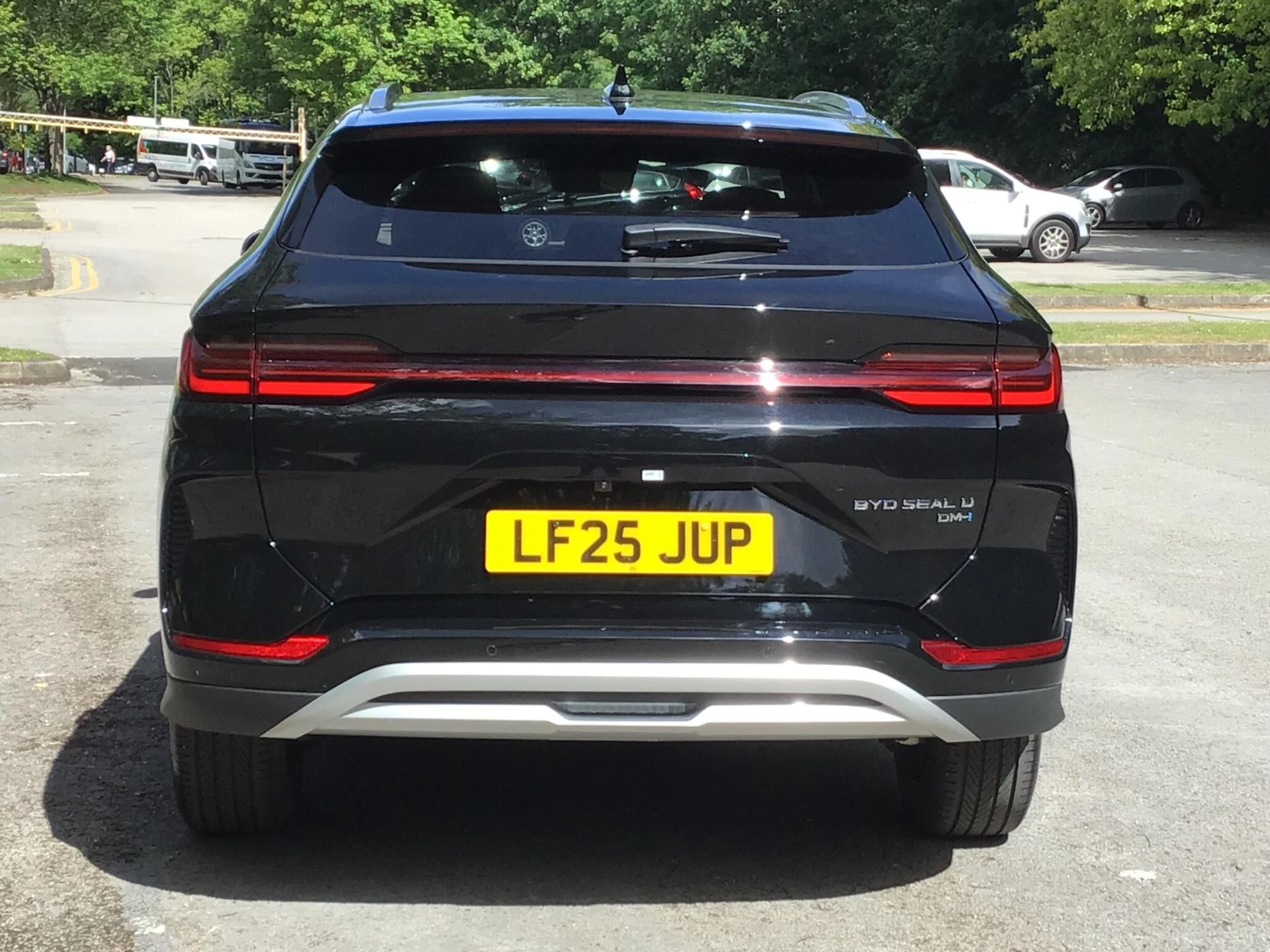 Vehicle image 4