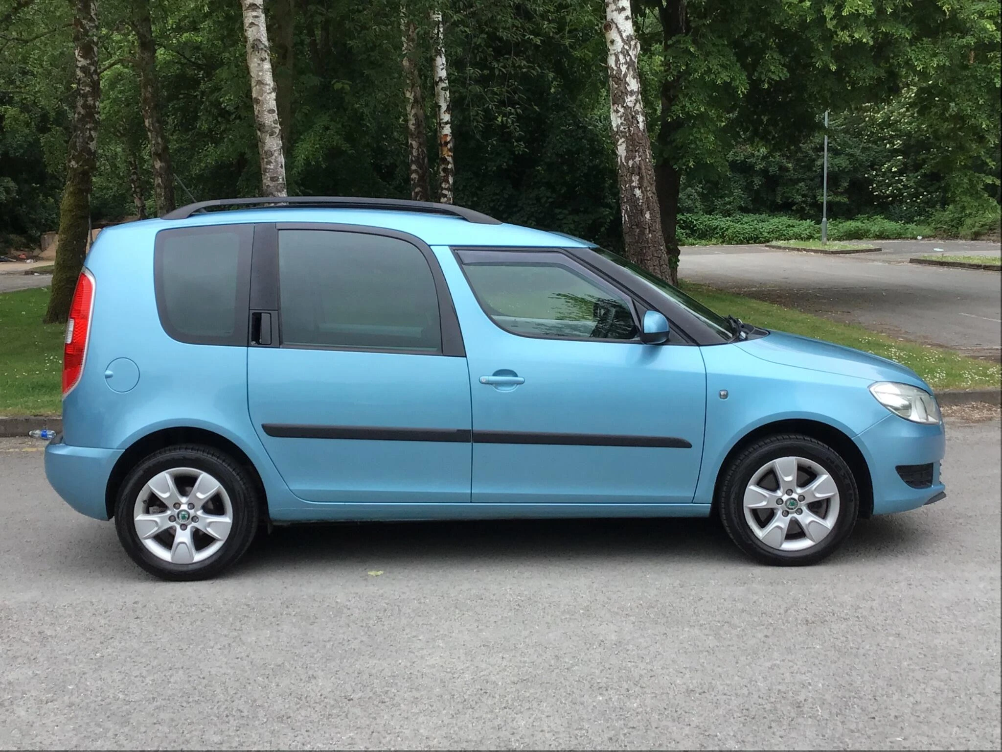 Vehicle image 4
