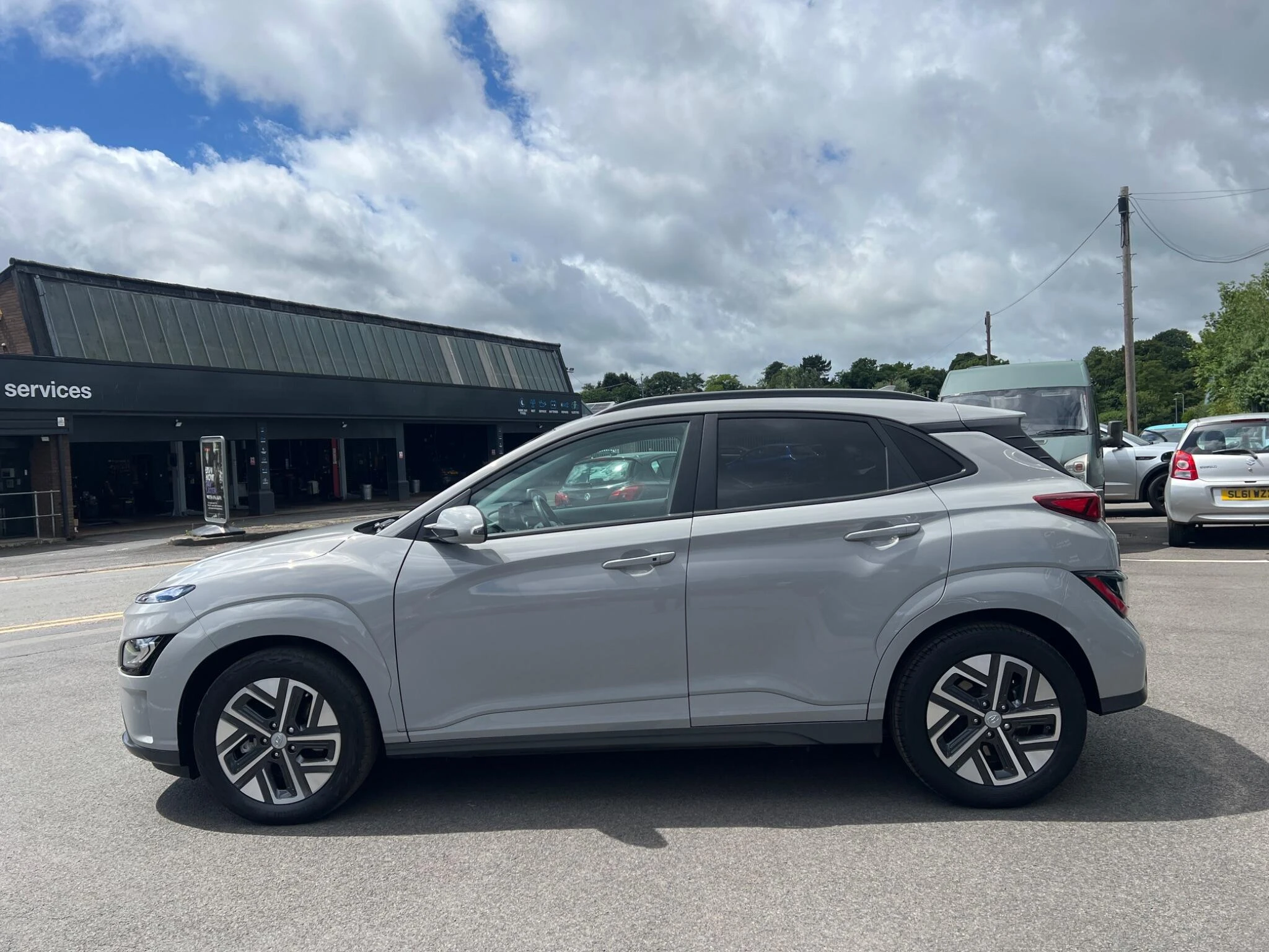 Vehicle image 12