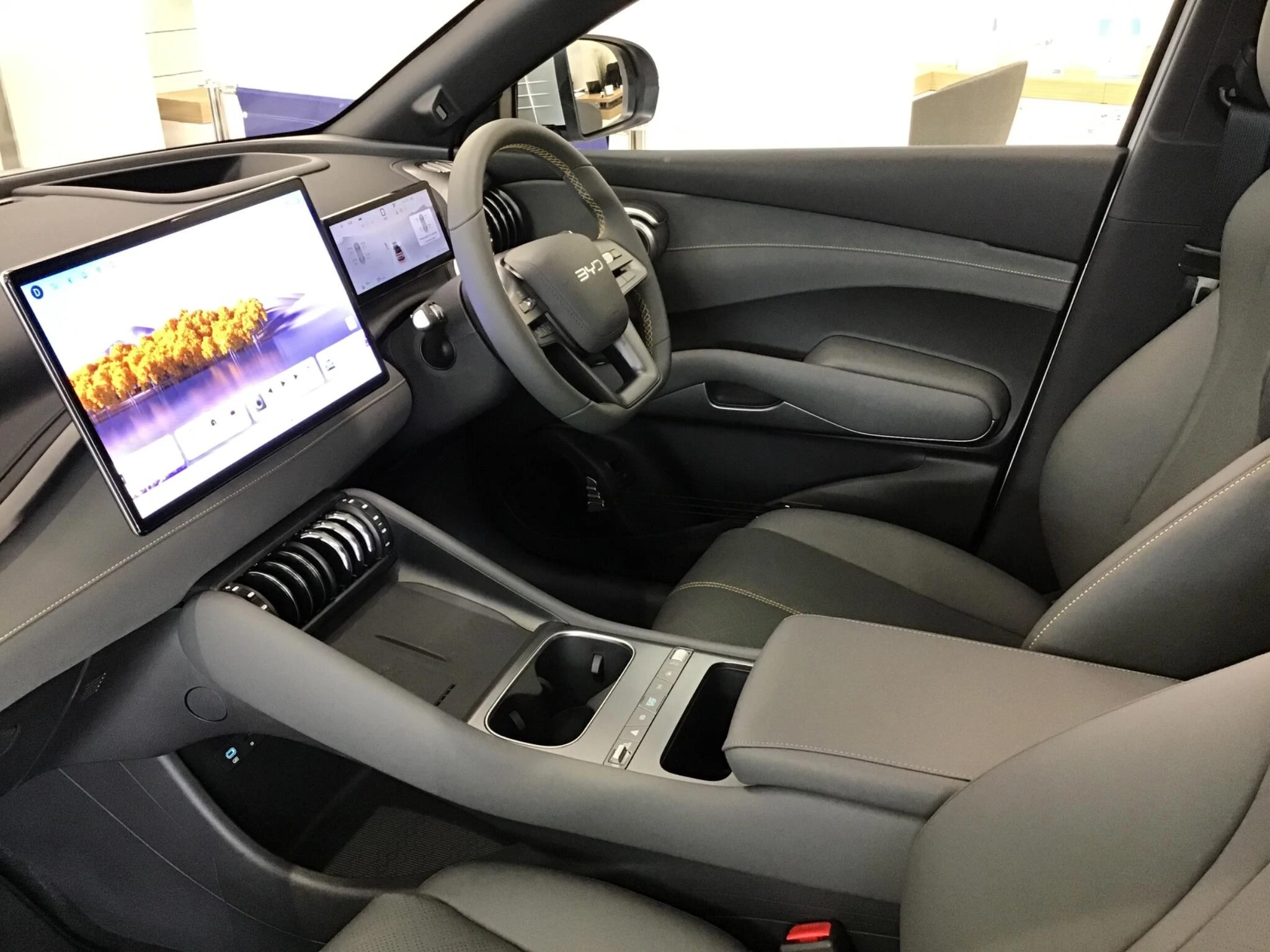 Vehicle thumbnail 7