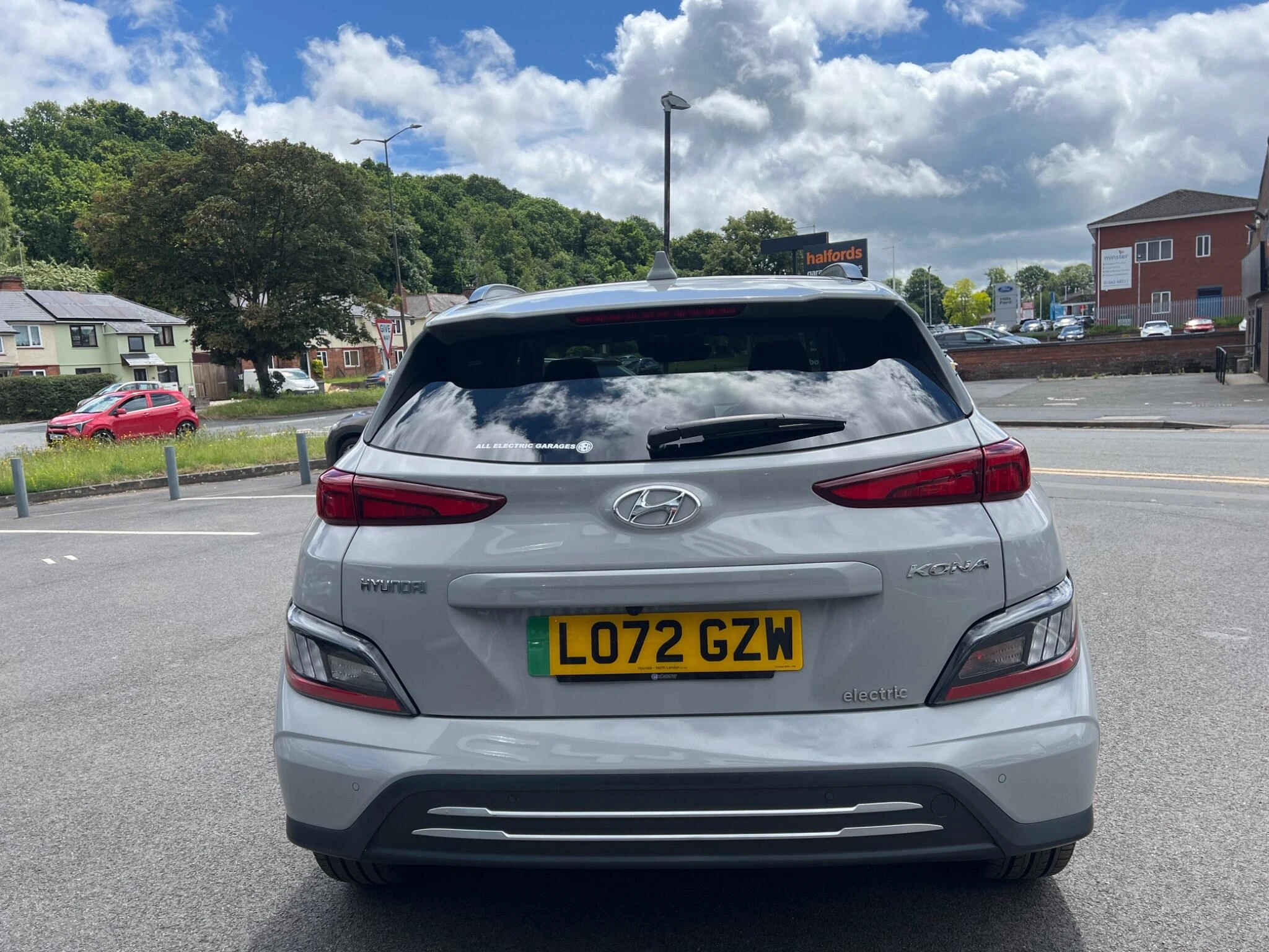 Vehicle image 15