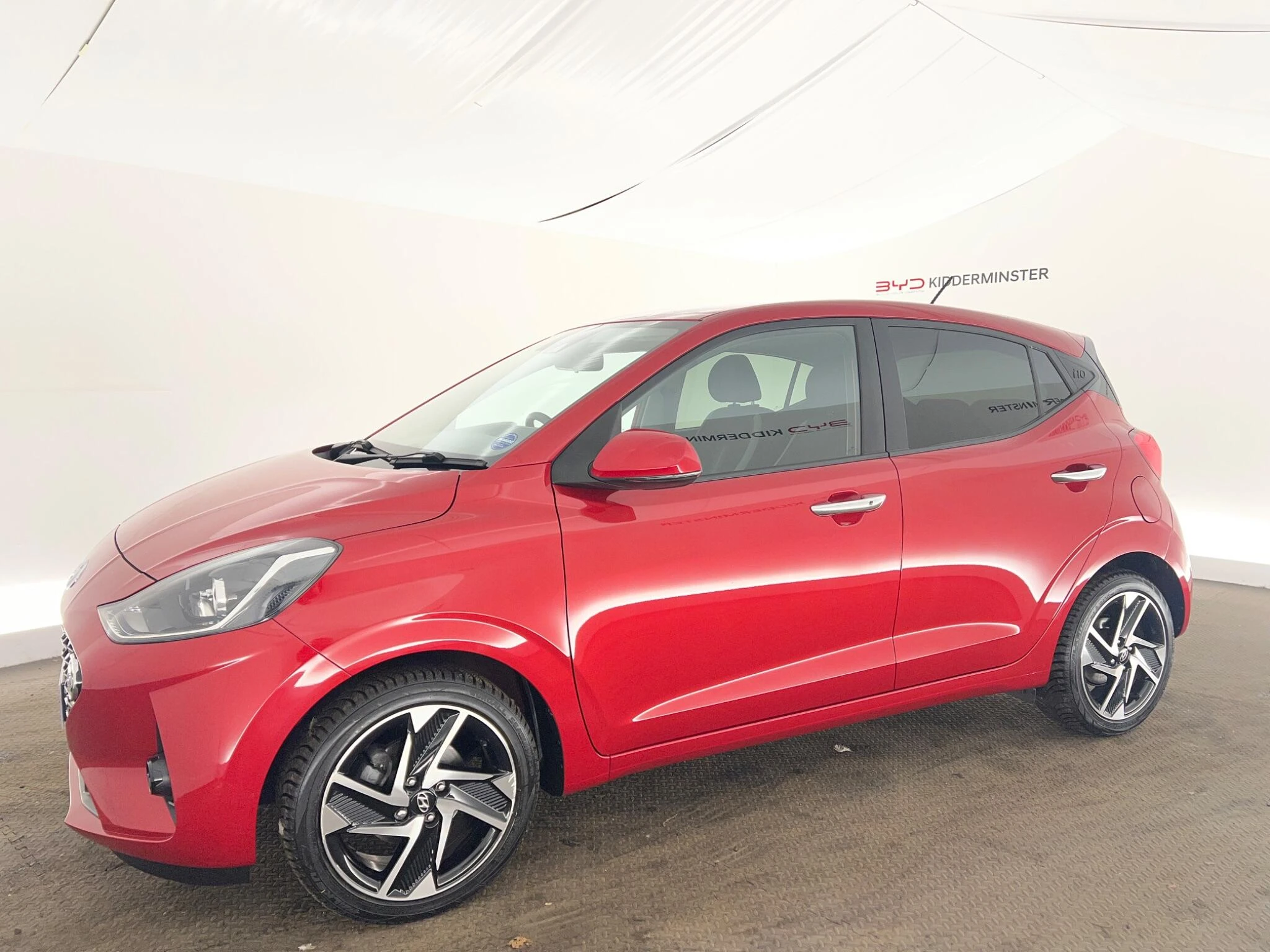 Vehicle image 3
