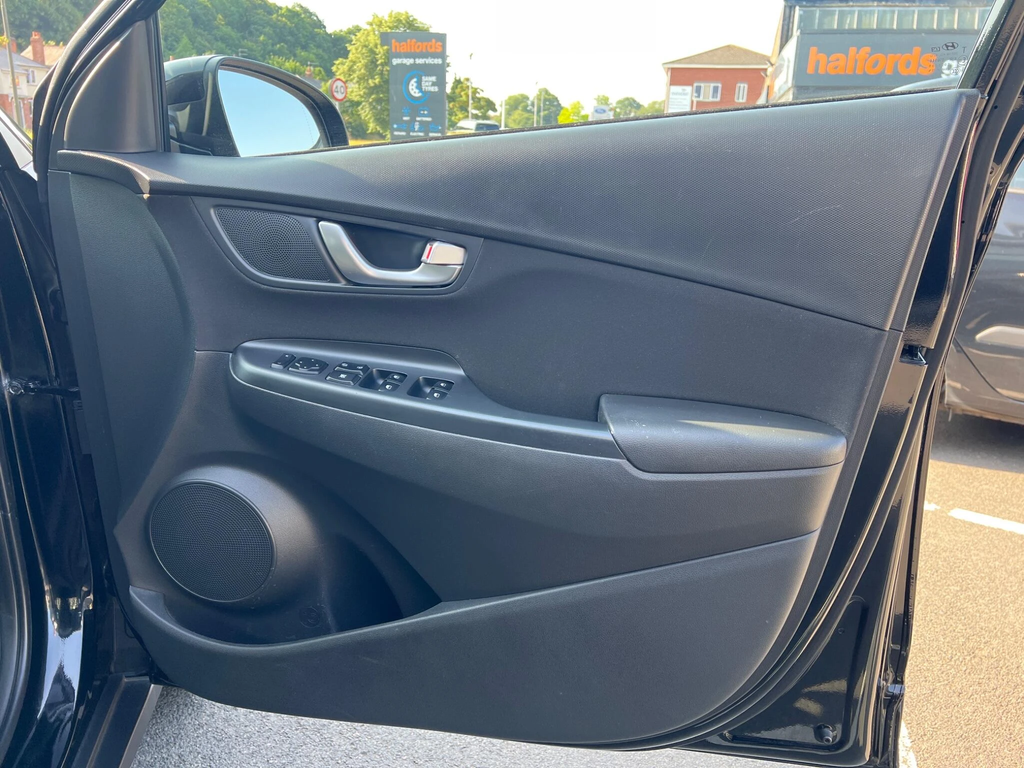 Vehicle image 35