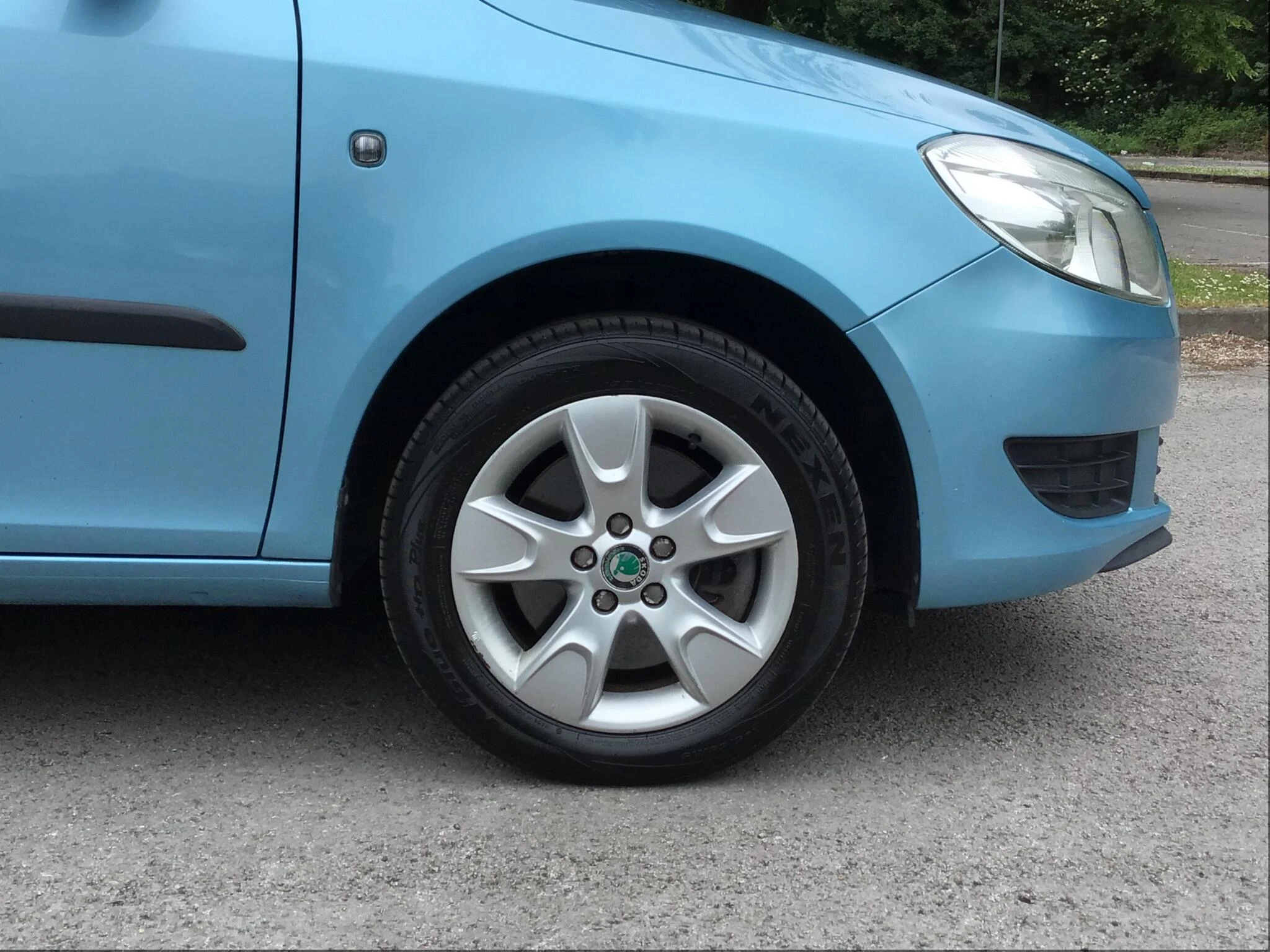 Vehicle image 14