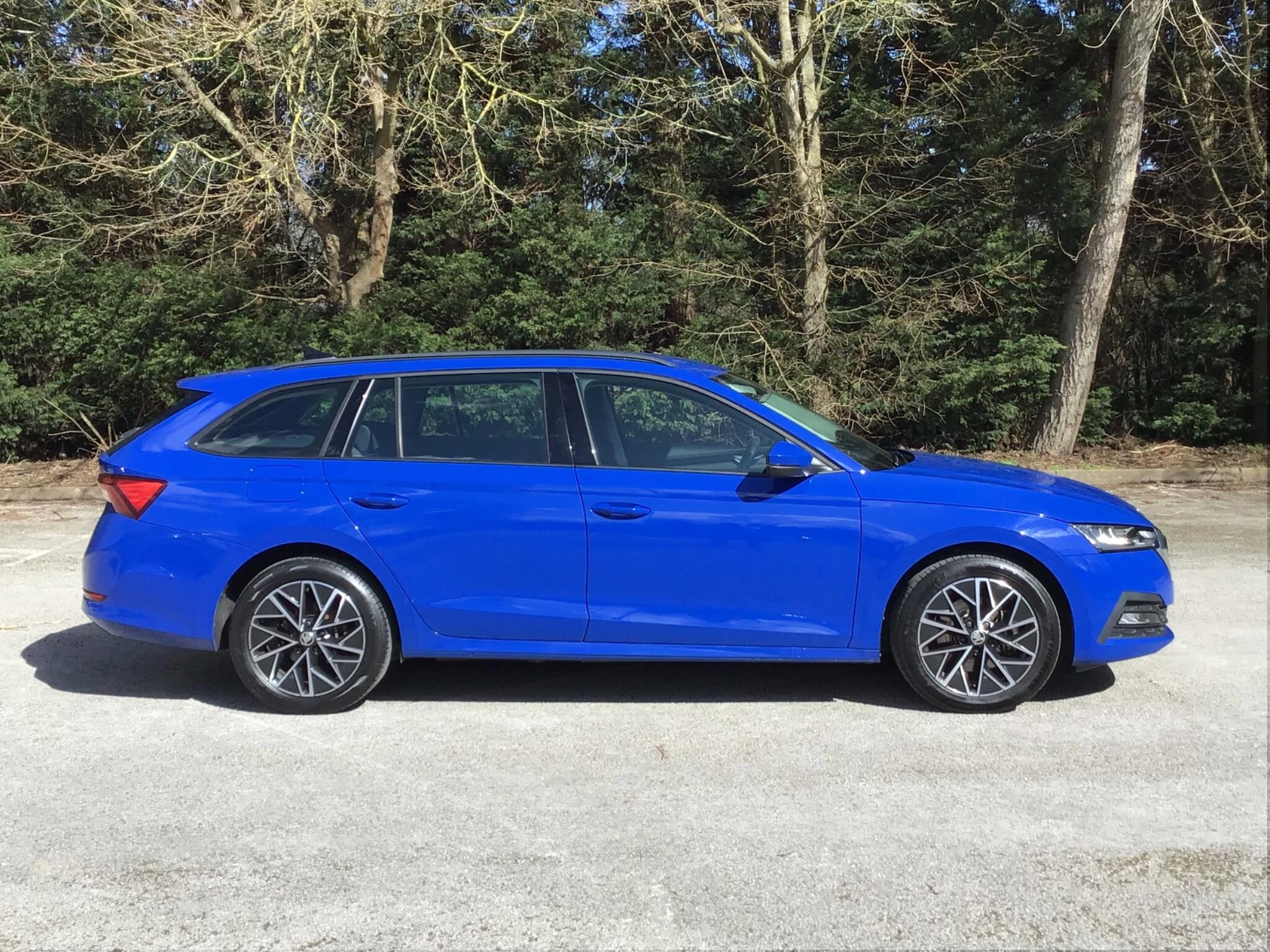 Vehicle image 18