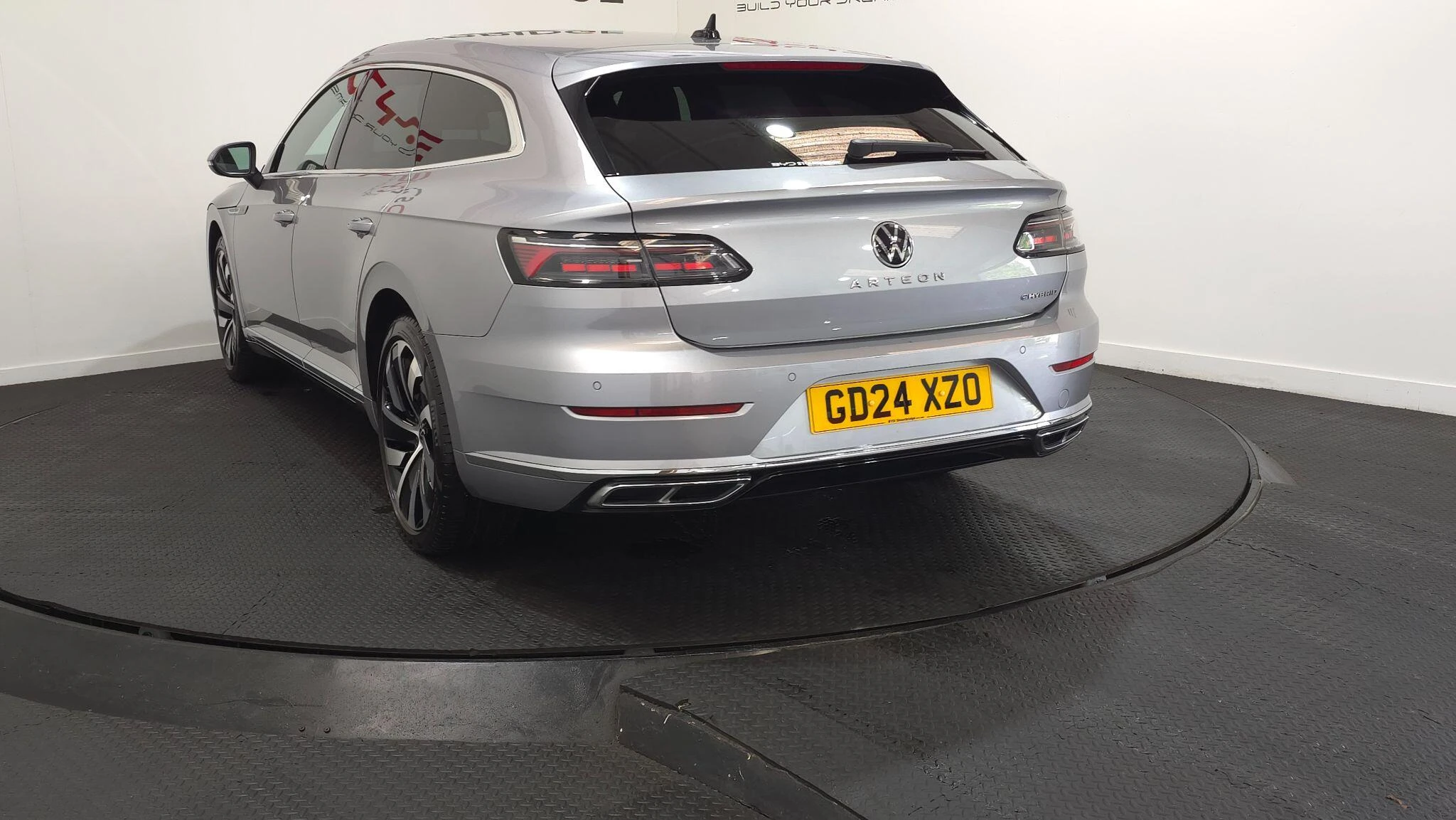 Vehicle image 10