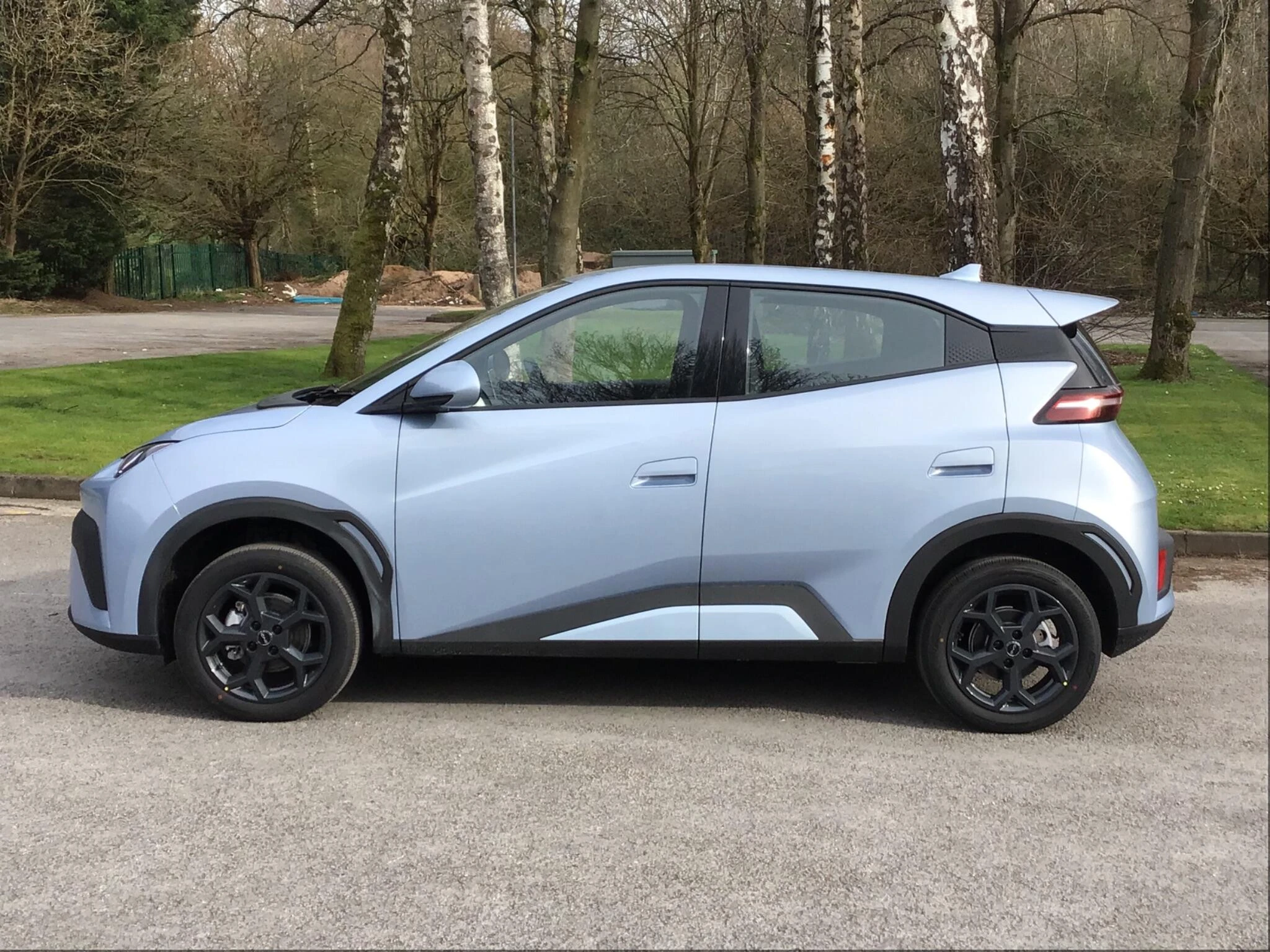 Vehicle image 16
