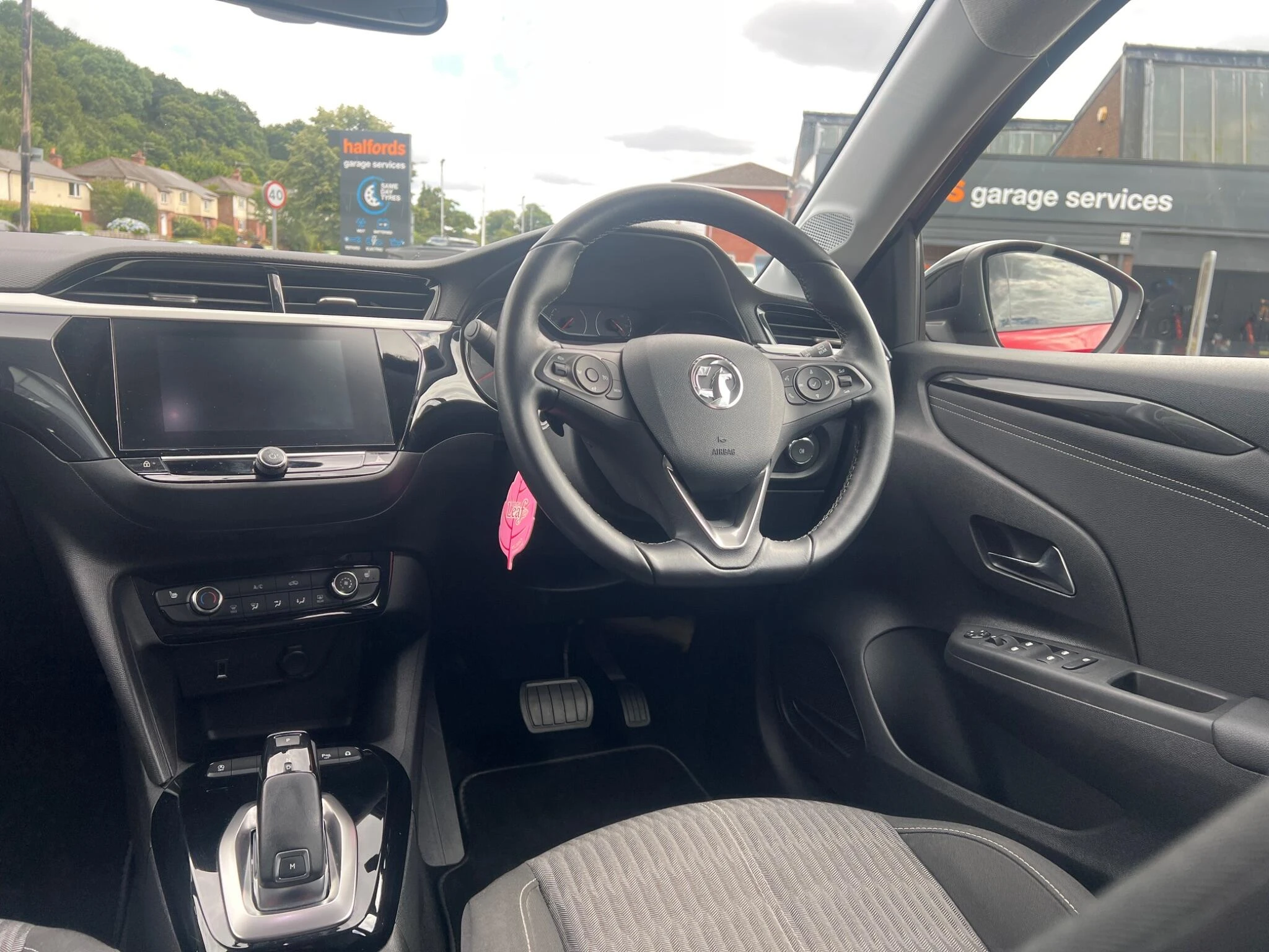 Vehicle image 13