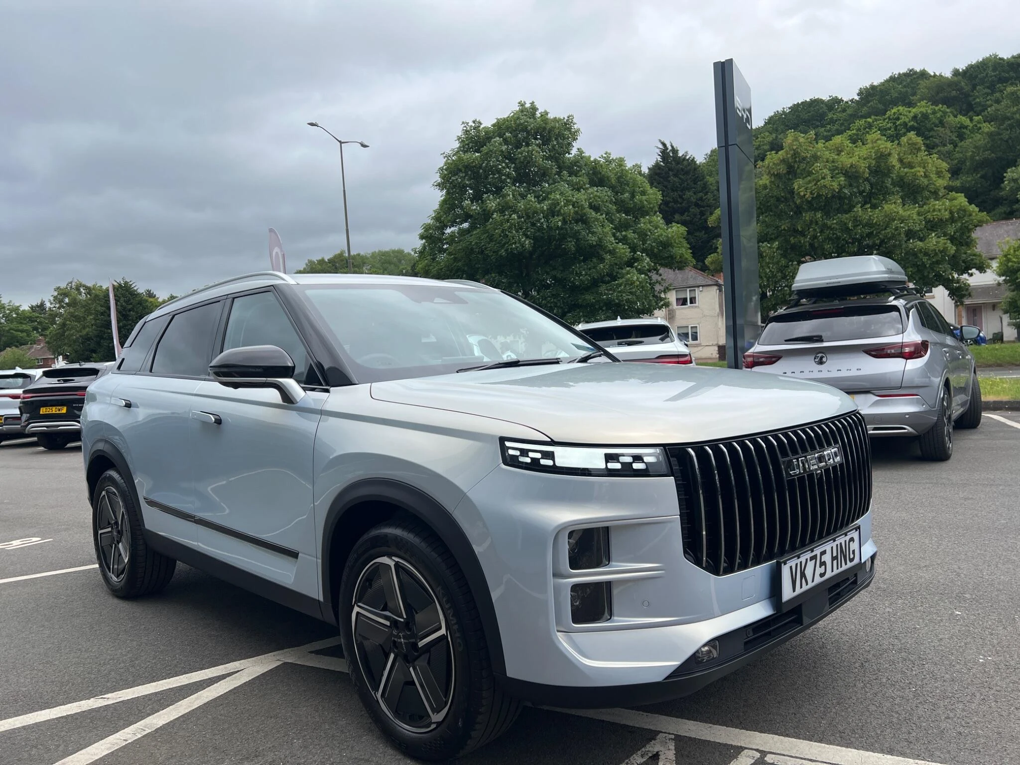 Vehicle image 6