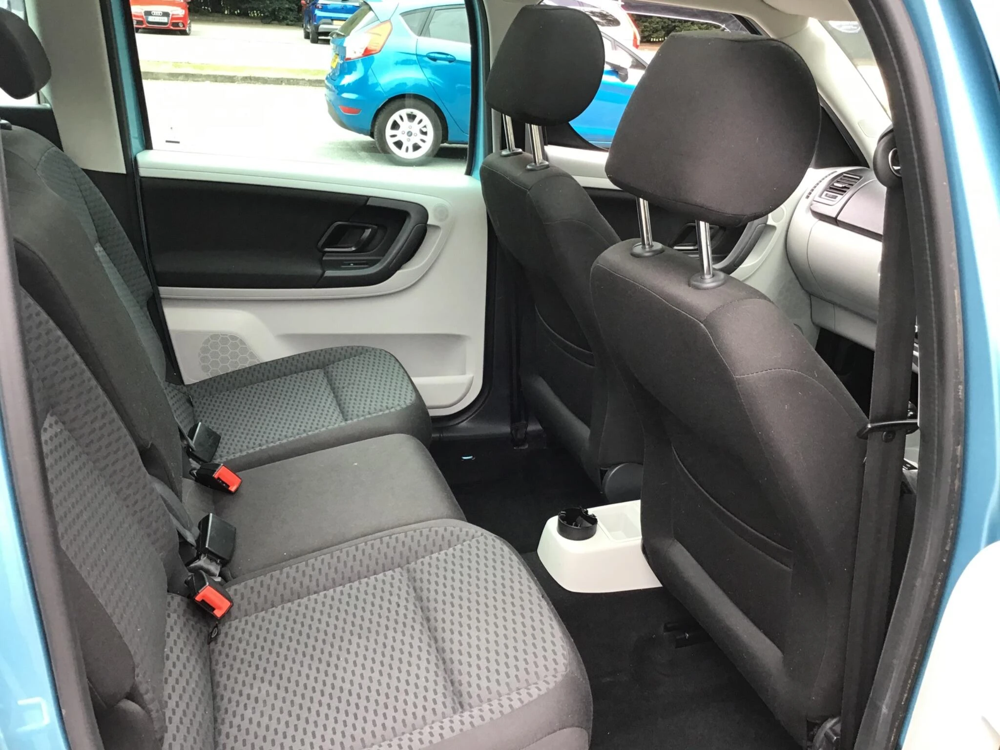 Vehicle image 30