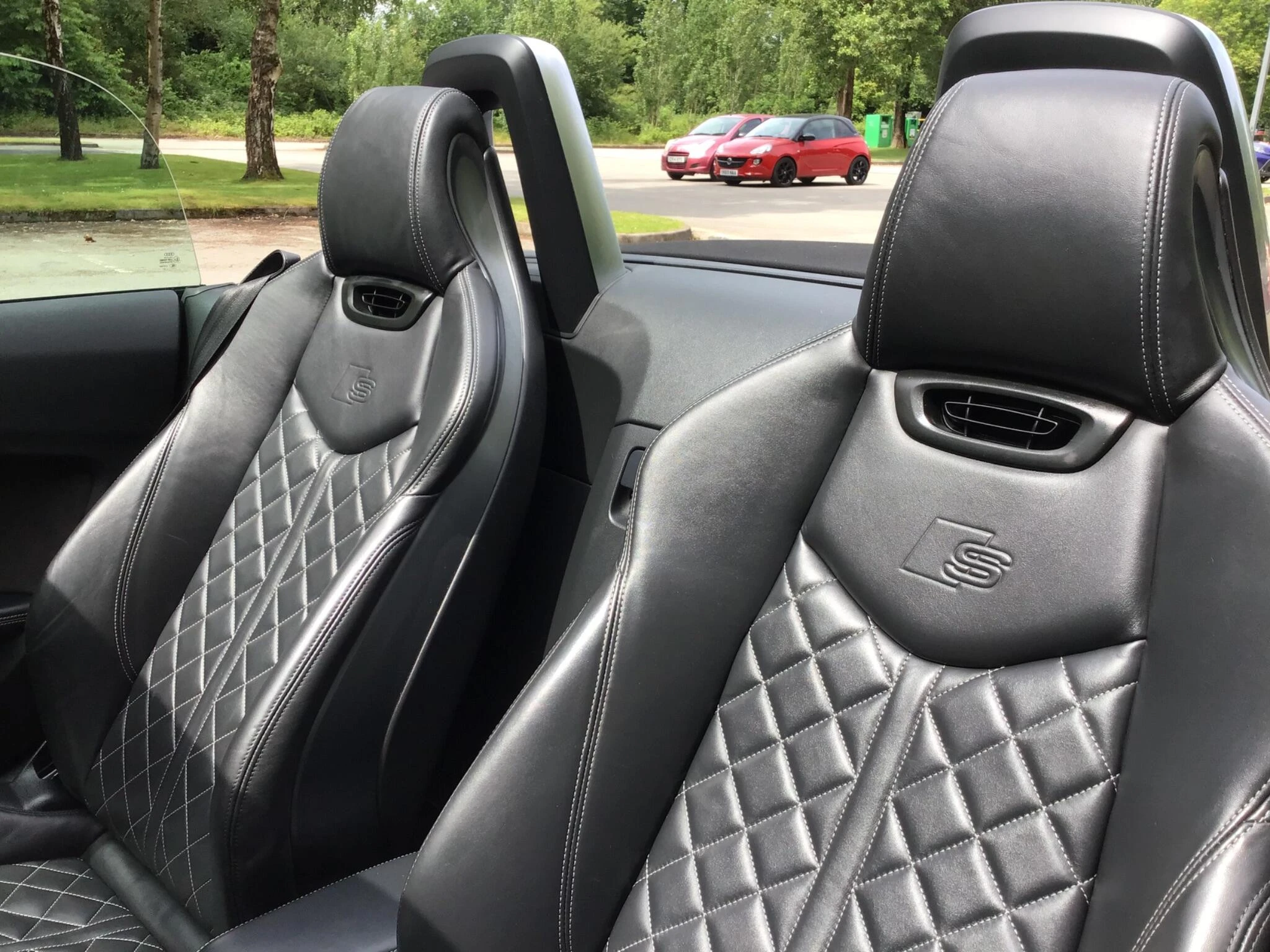 Vehicle image 24
