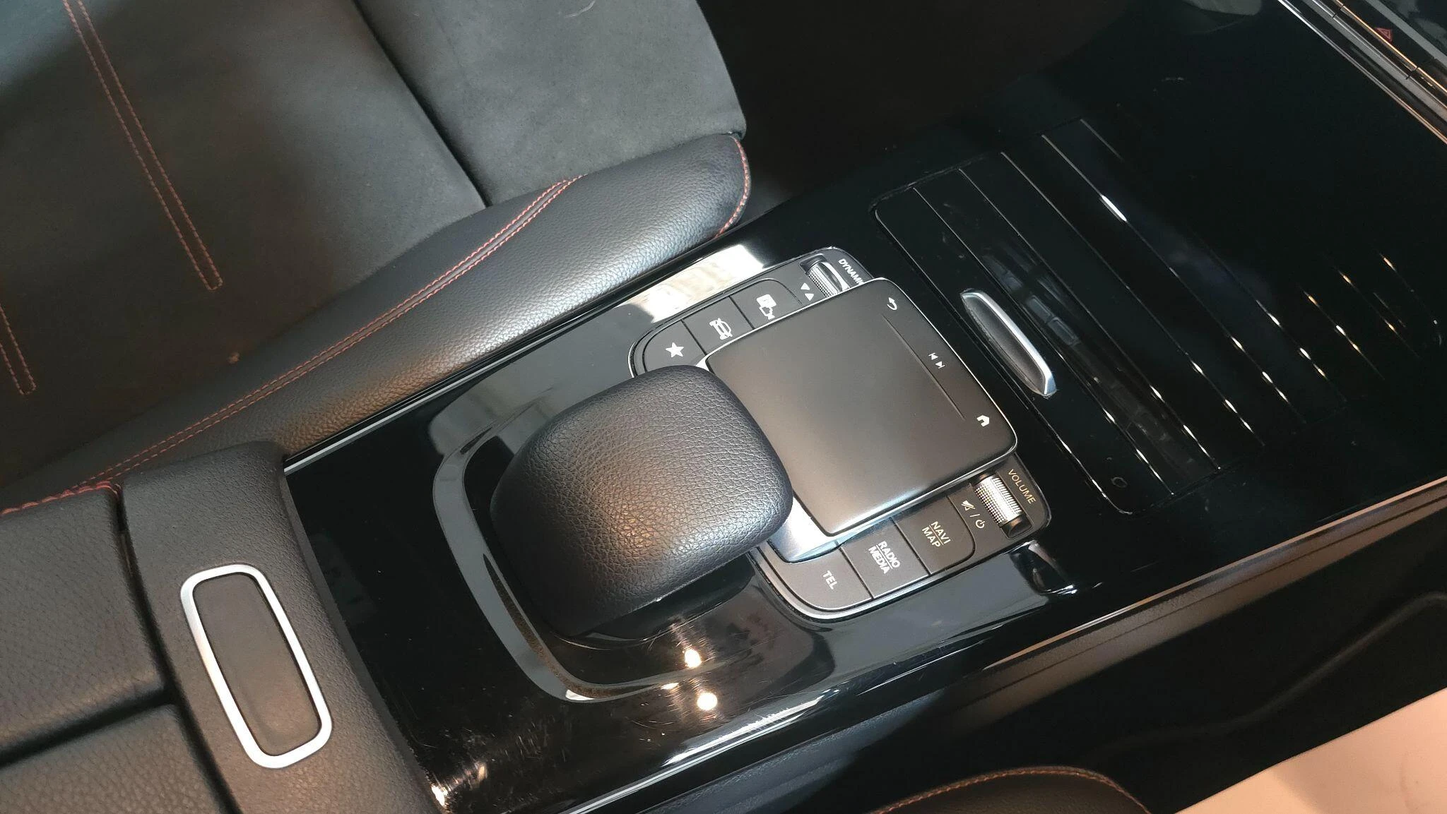 Vehicle image 49