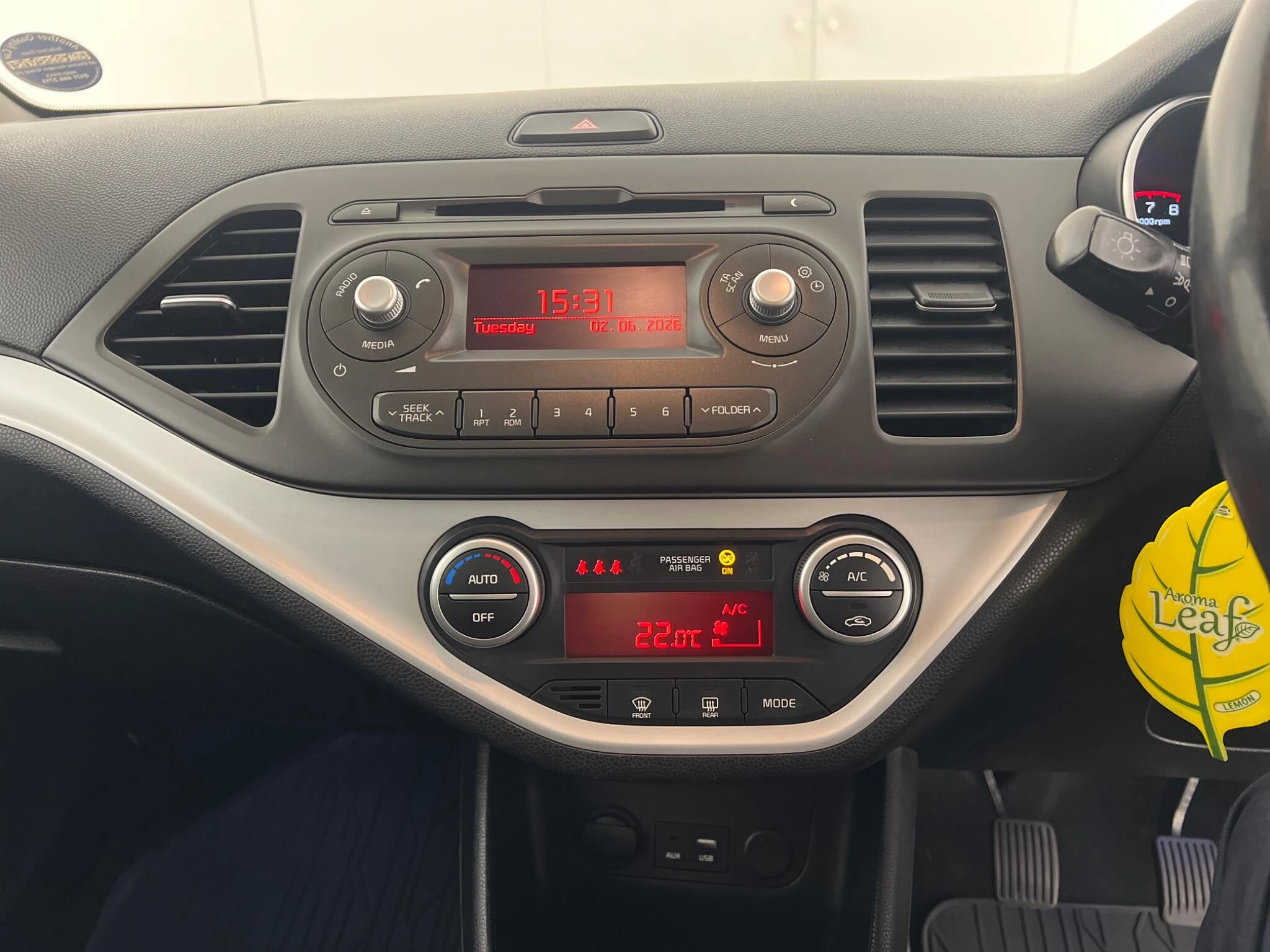 Vehicle image 30