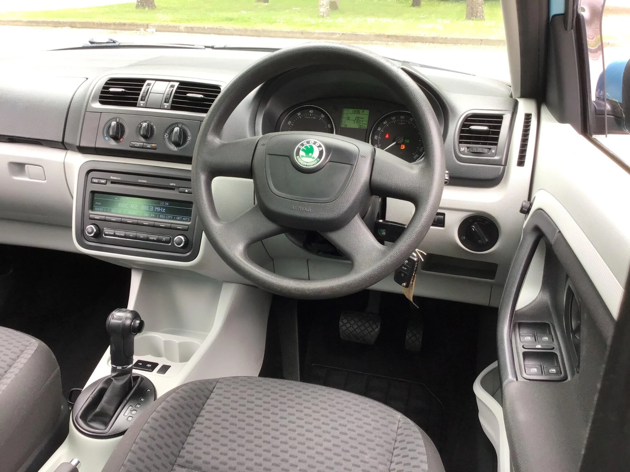 Vehicle image 34