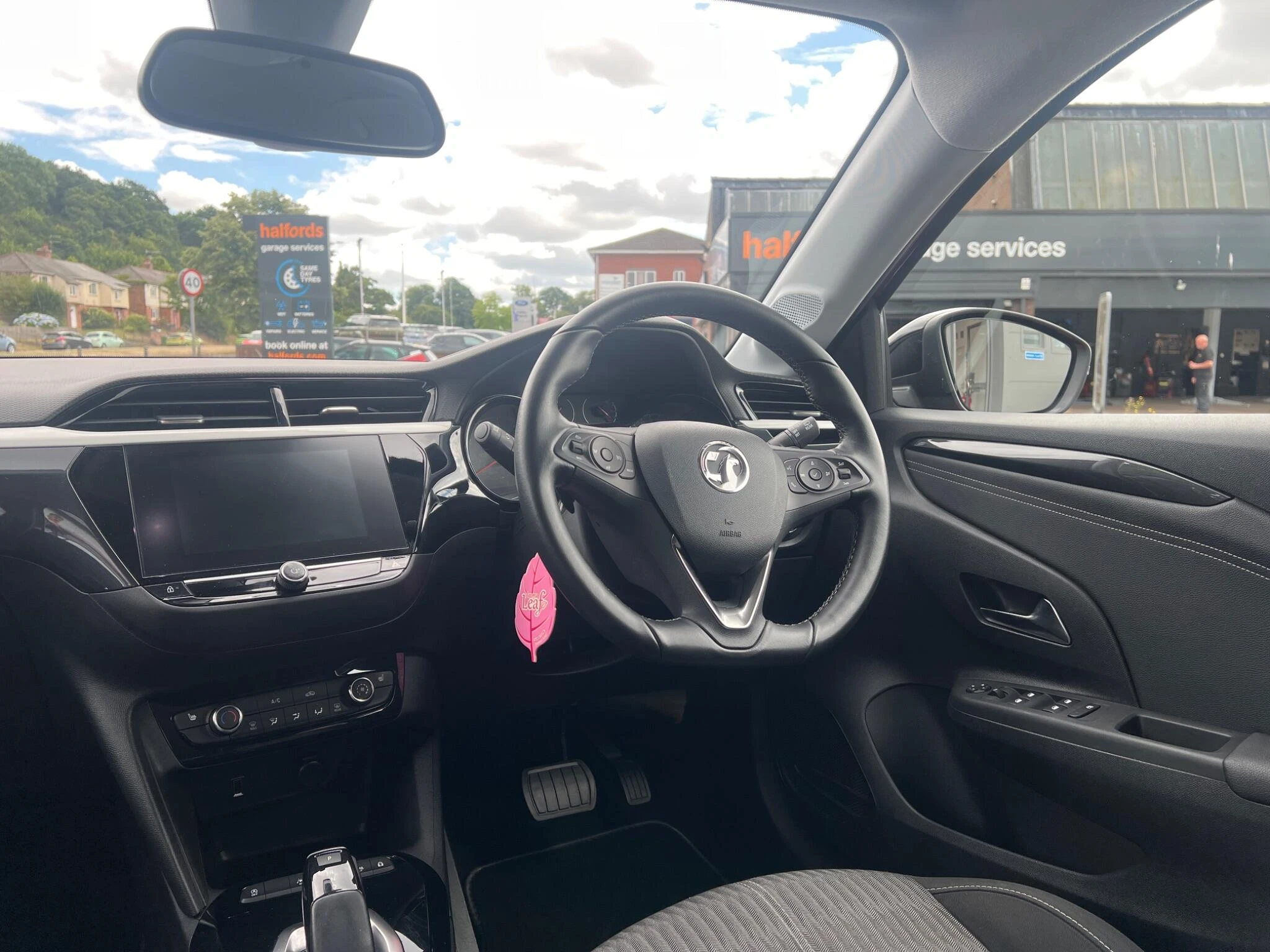 Vehicle image 11
