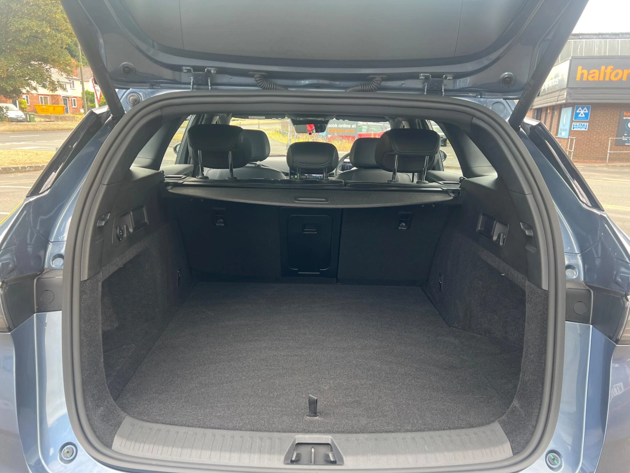 Vehicle image 41