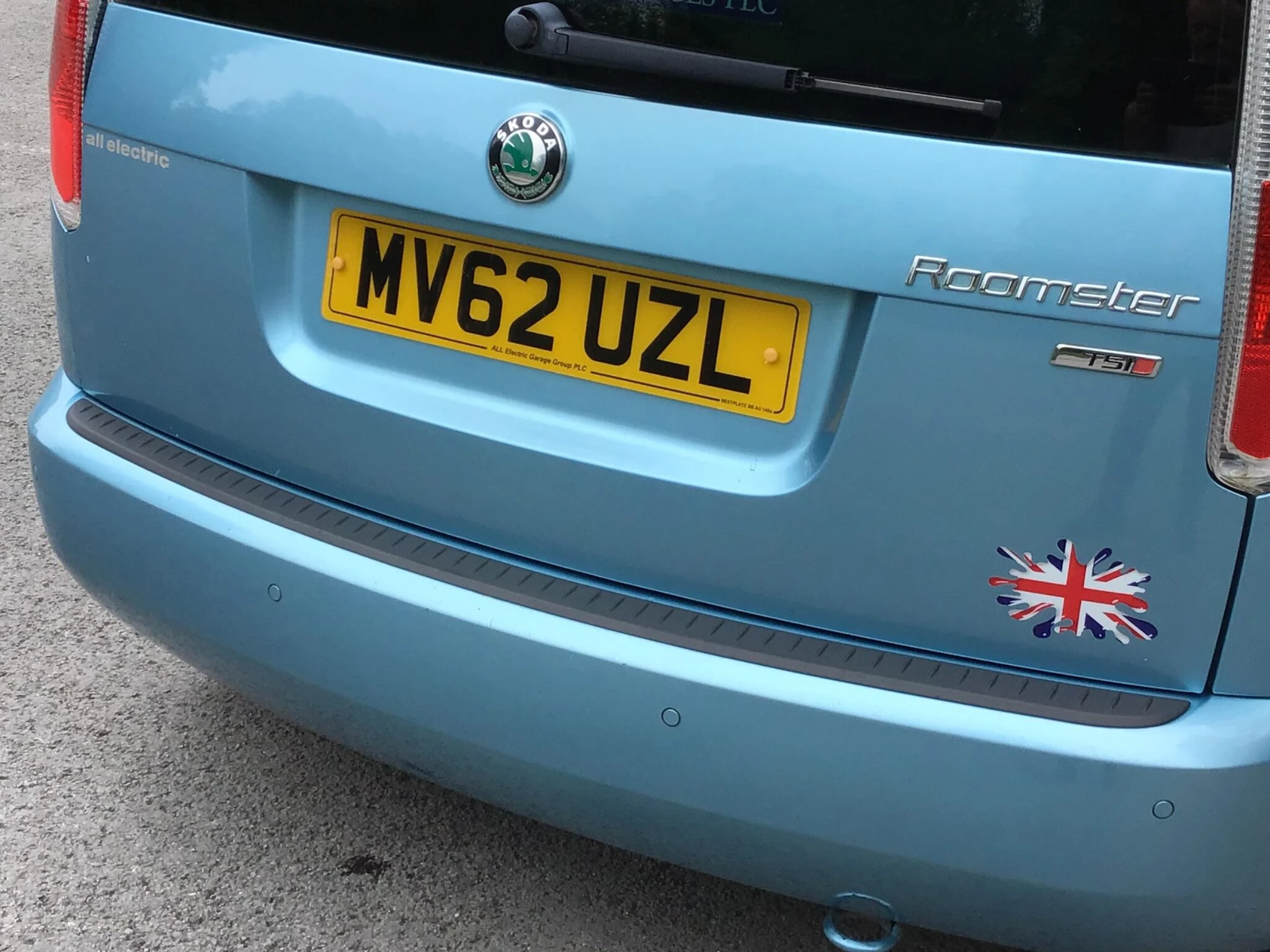 Vehicle image 7