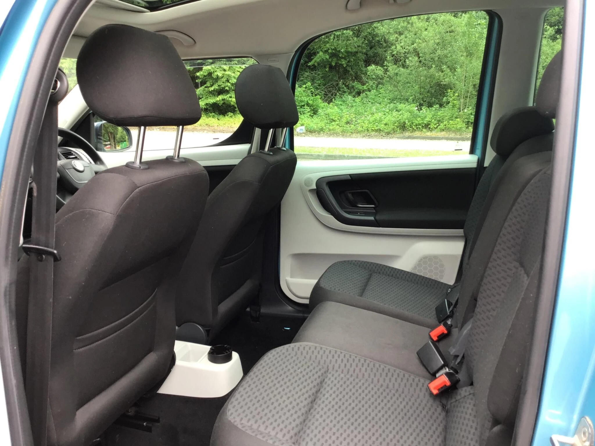 Vehicle image 25