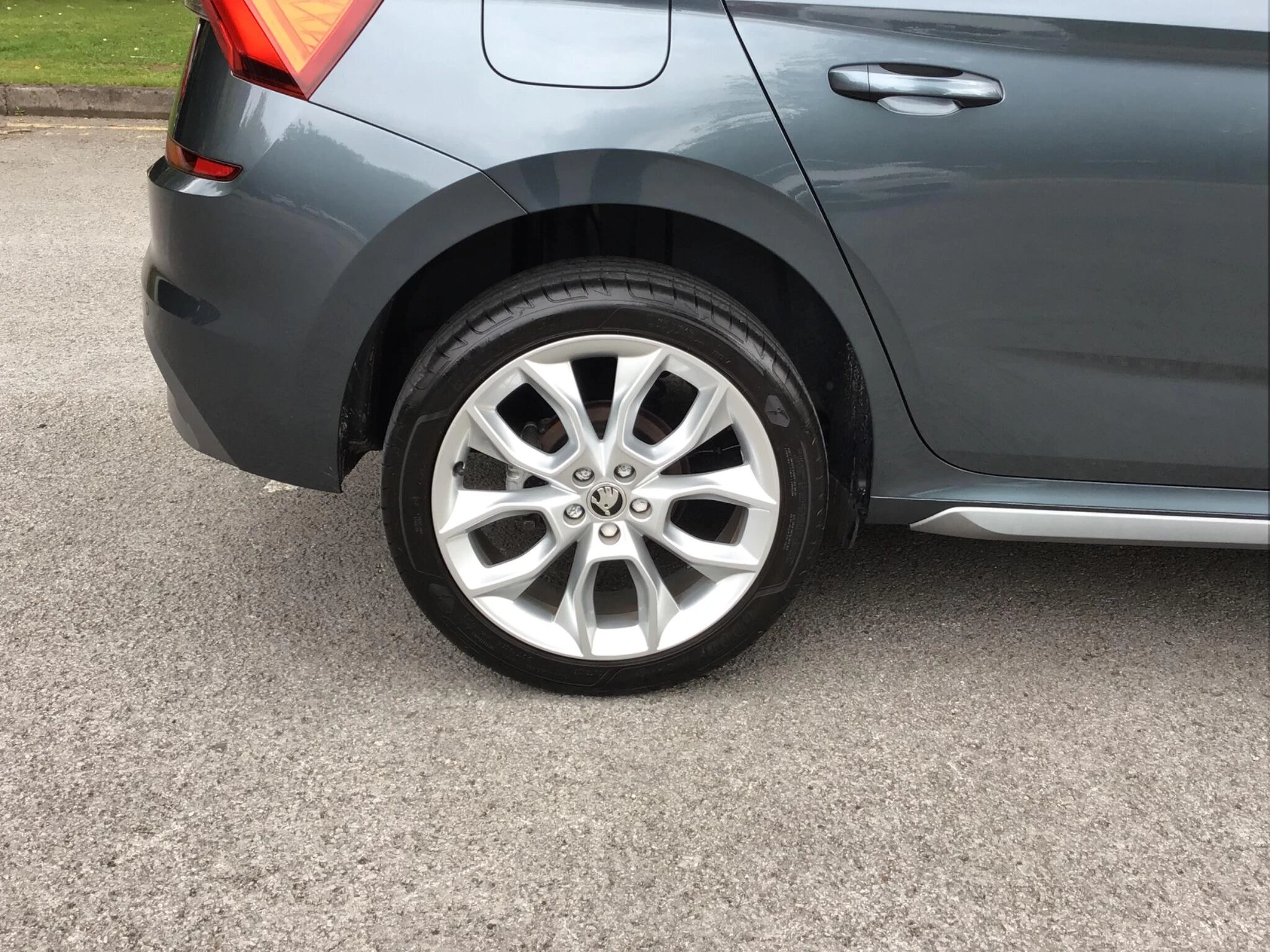 Vehicle image 12