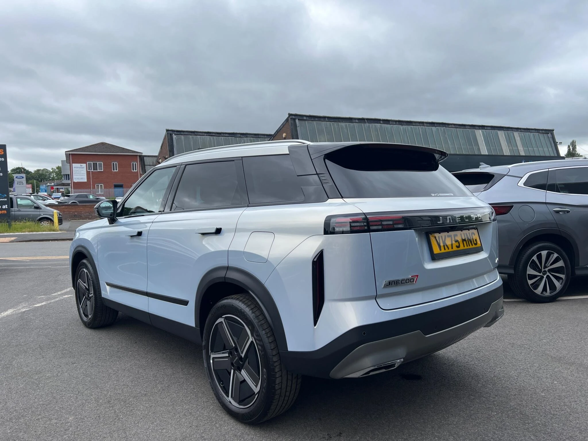 Vehicle image 5