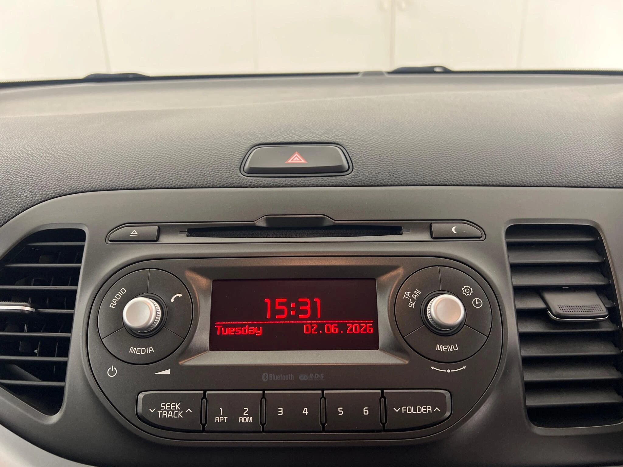 Vehicle image 32