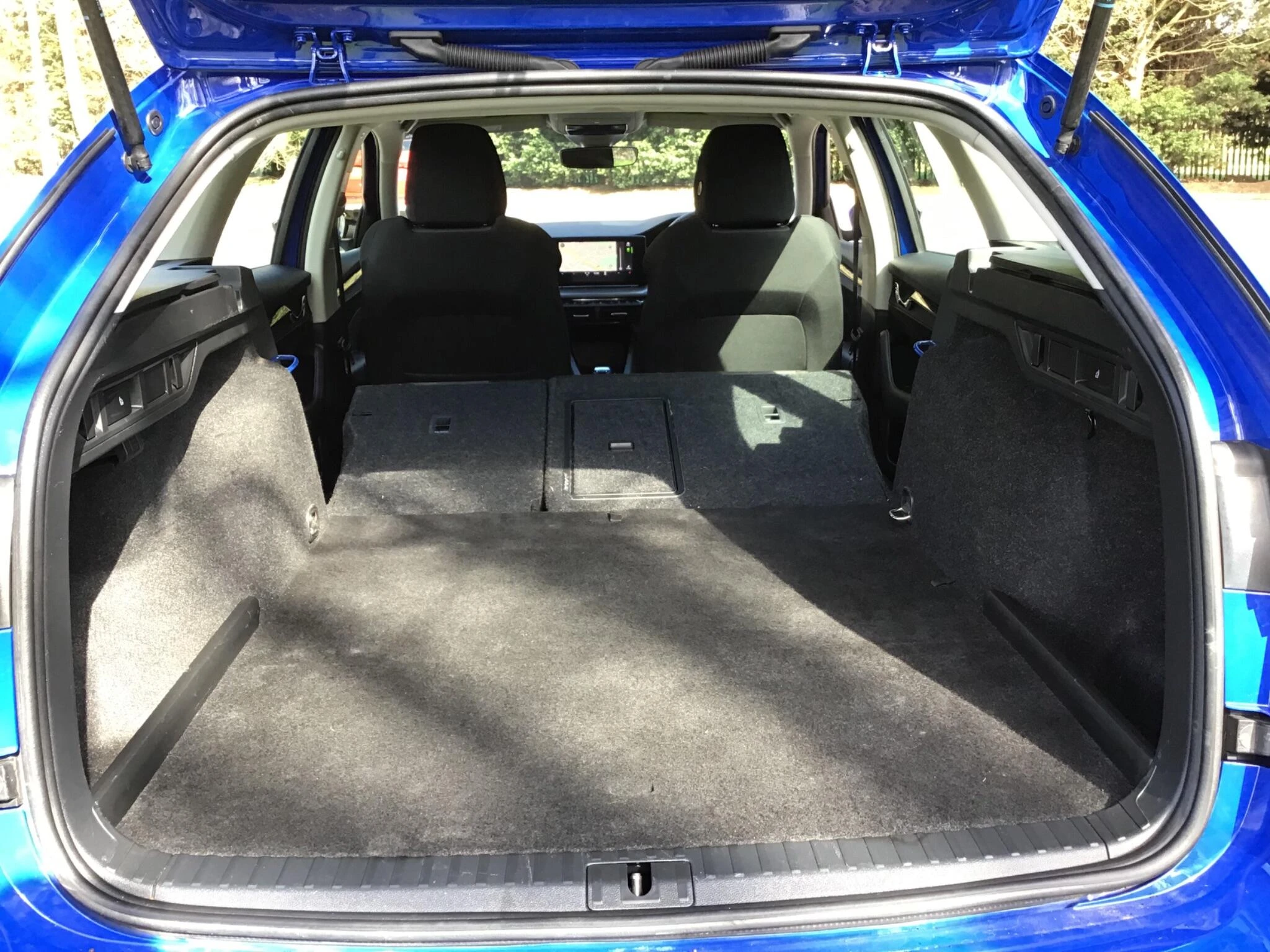 Vehicle image 48