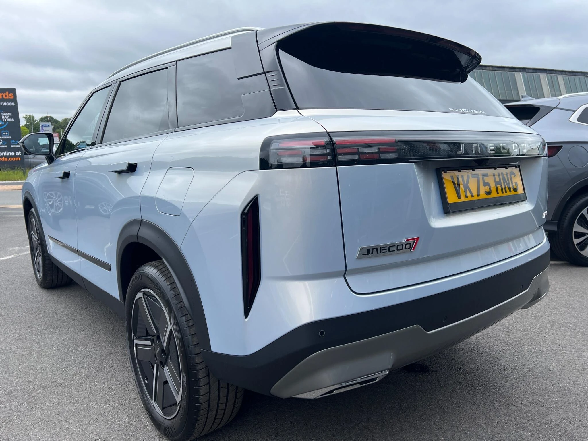 Vehicle image 9