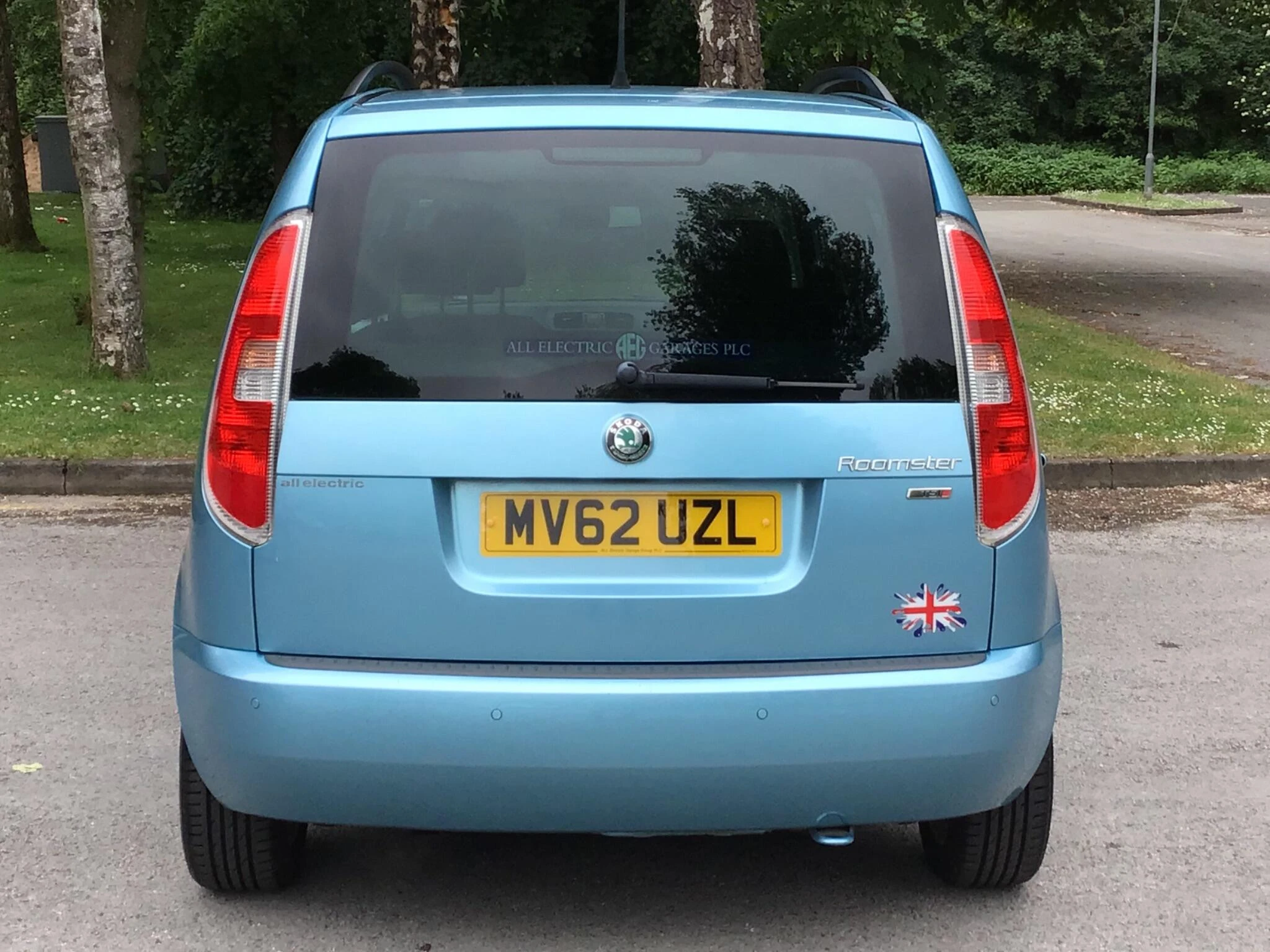 Vehicle image 6