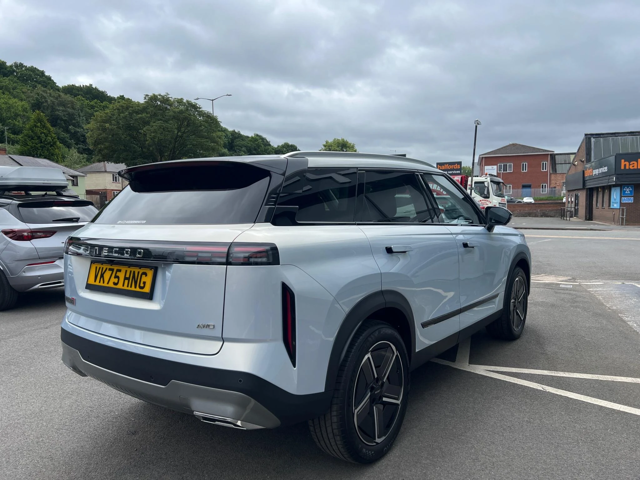 Vehicle image 15