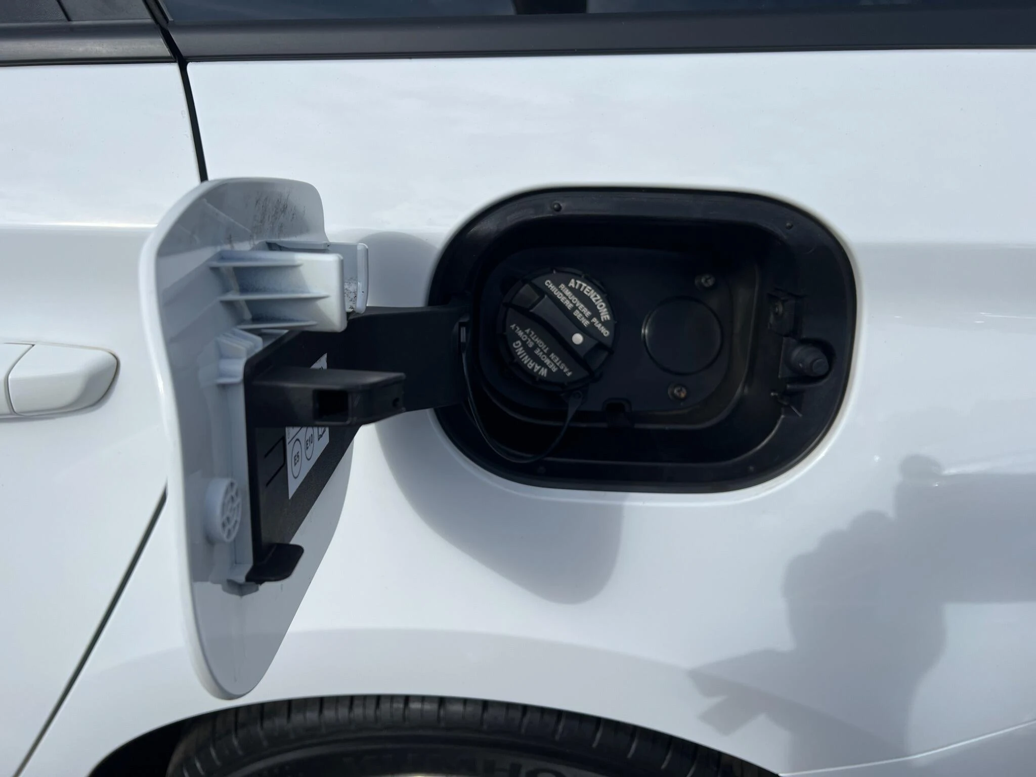Vehicle image 19