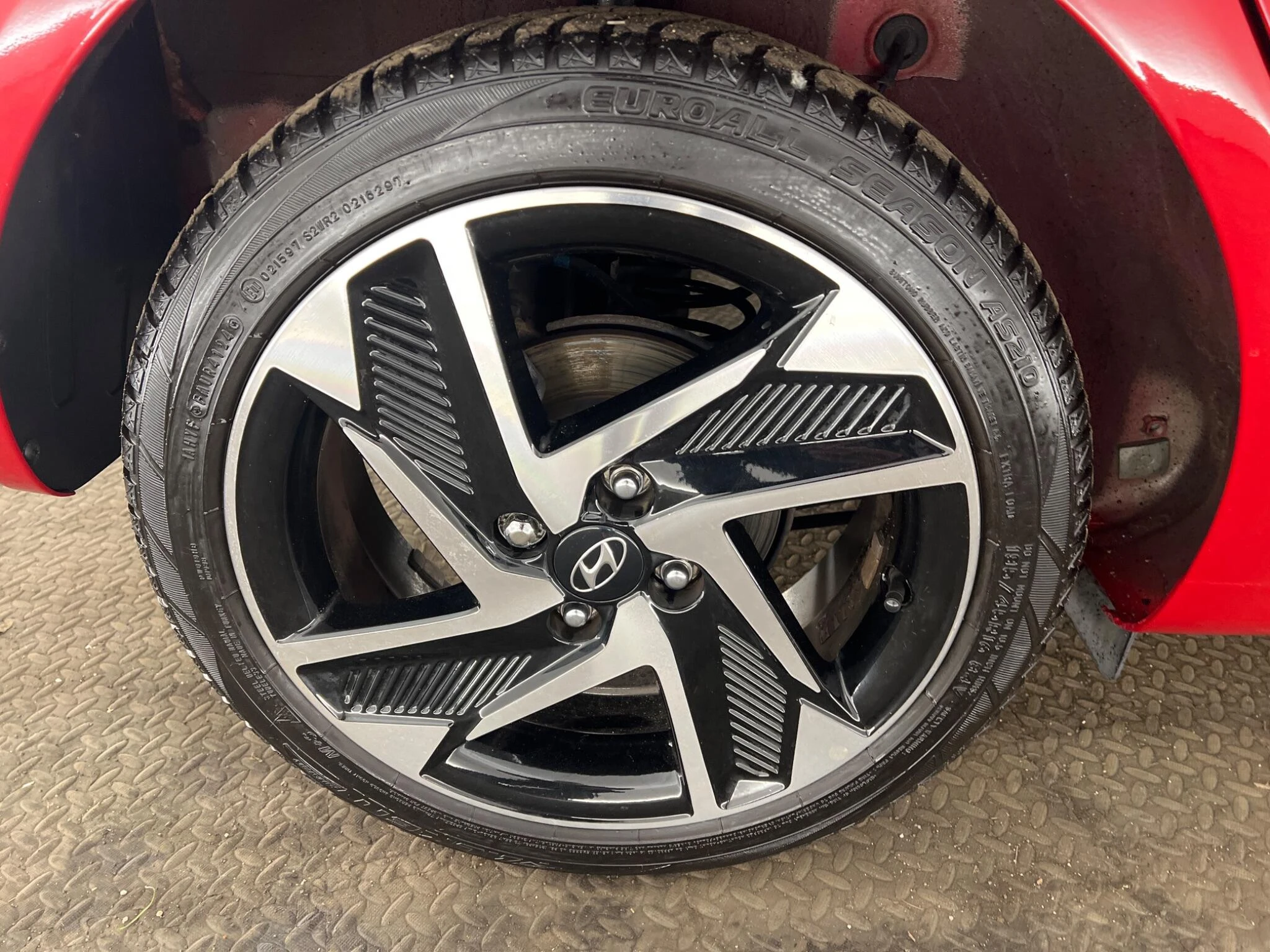 Vehicle image 34