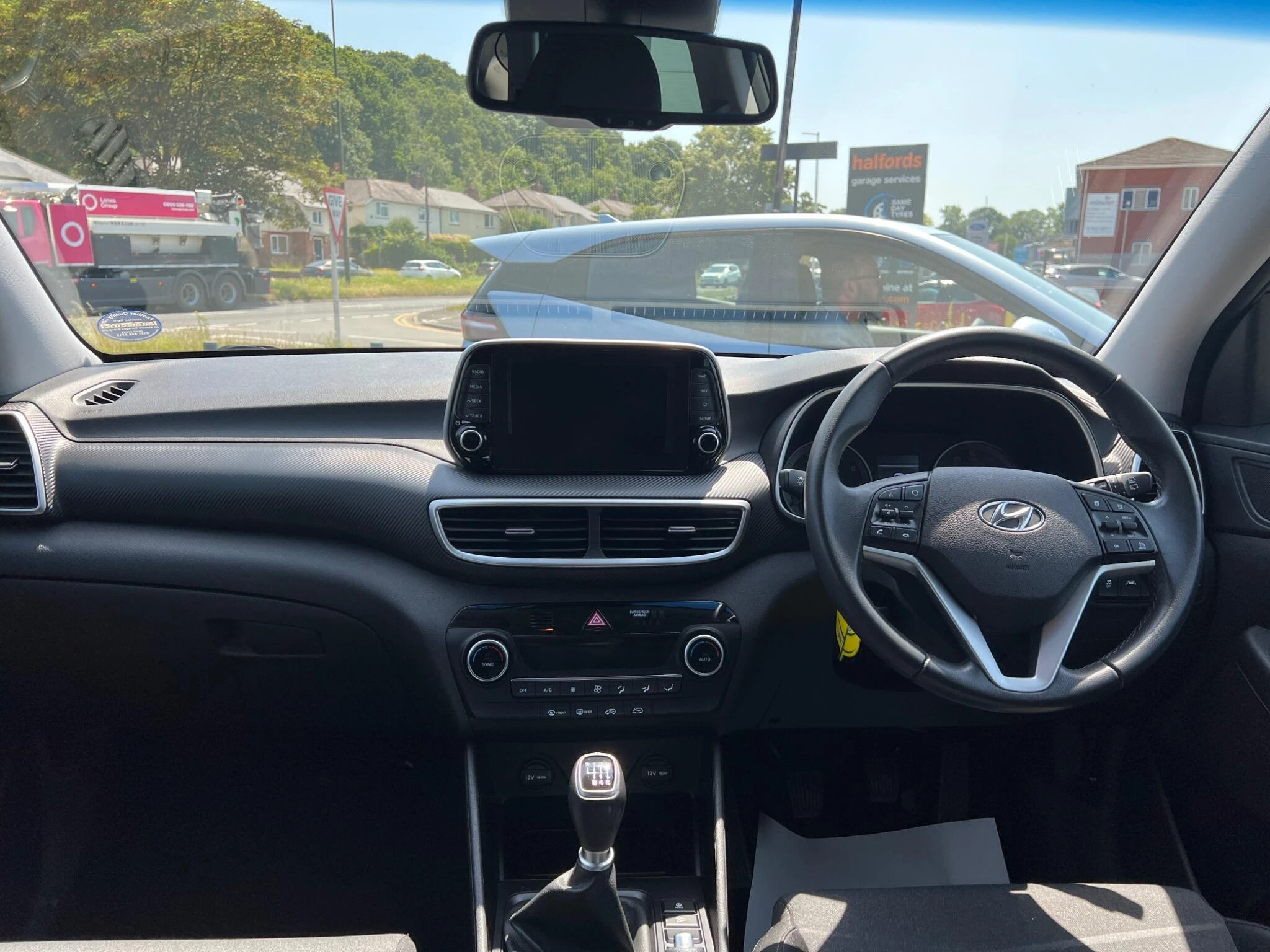 Vehicle image 18