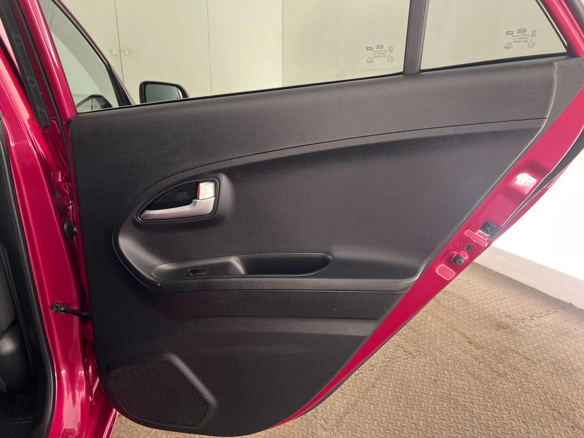 Vehicle image 25