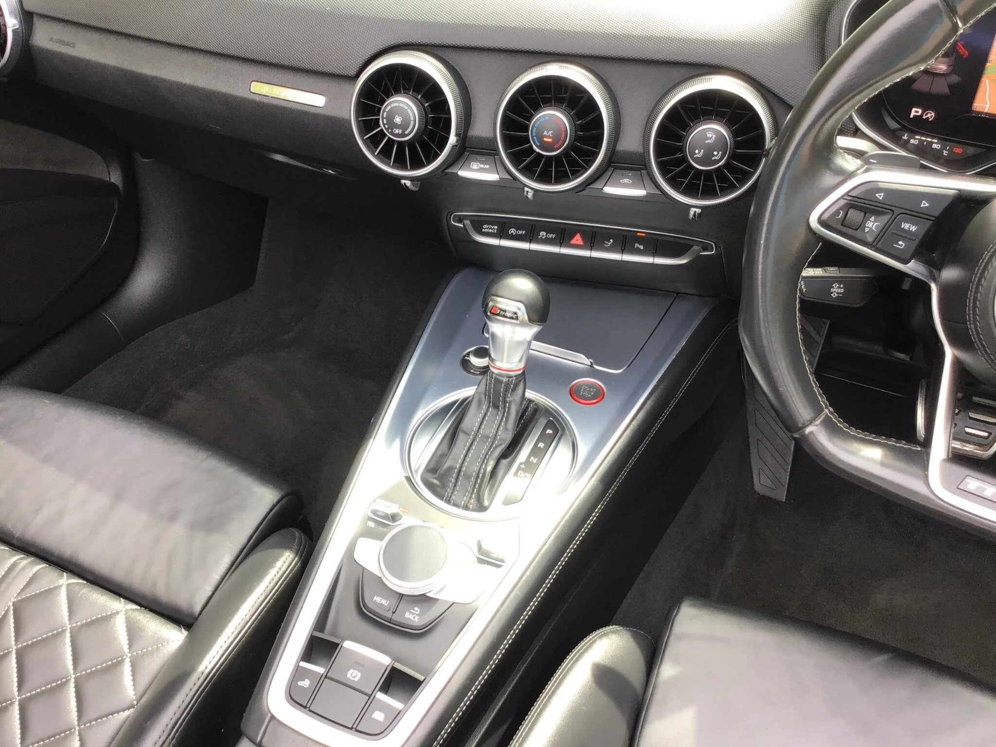 Vehicle image 29