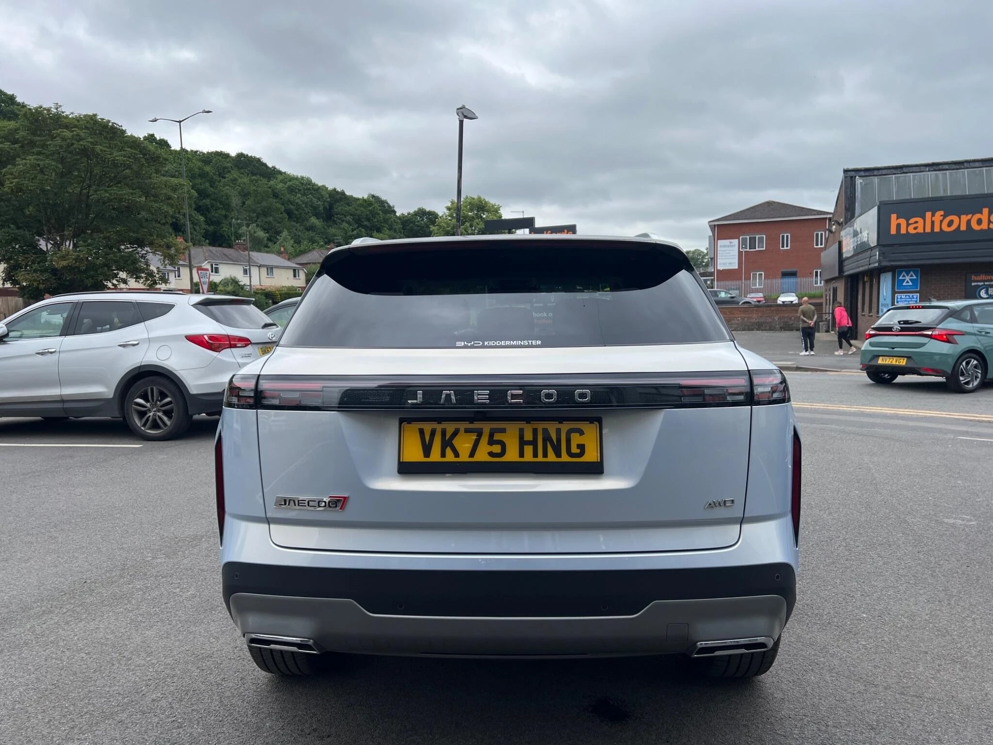 Vehicle image 13