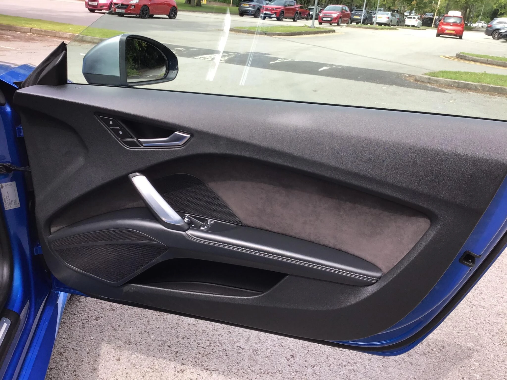 Vehicle image 37