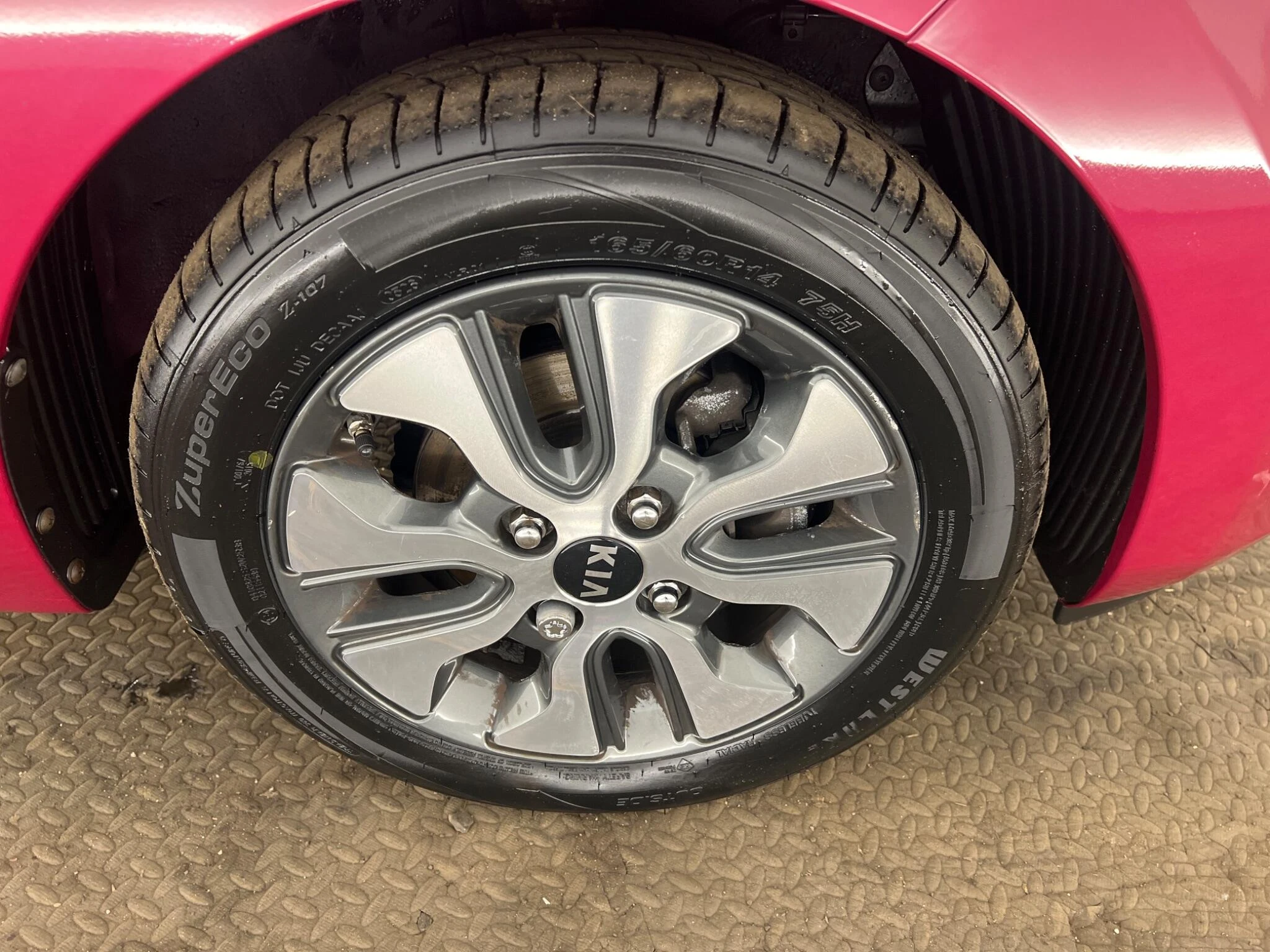 Vehicle image 28