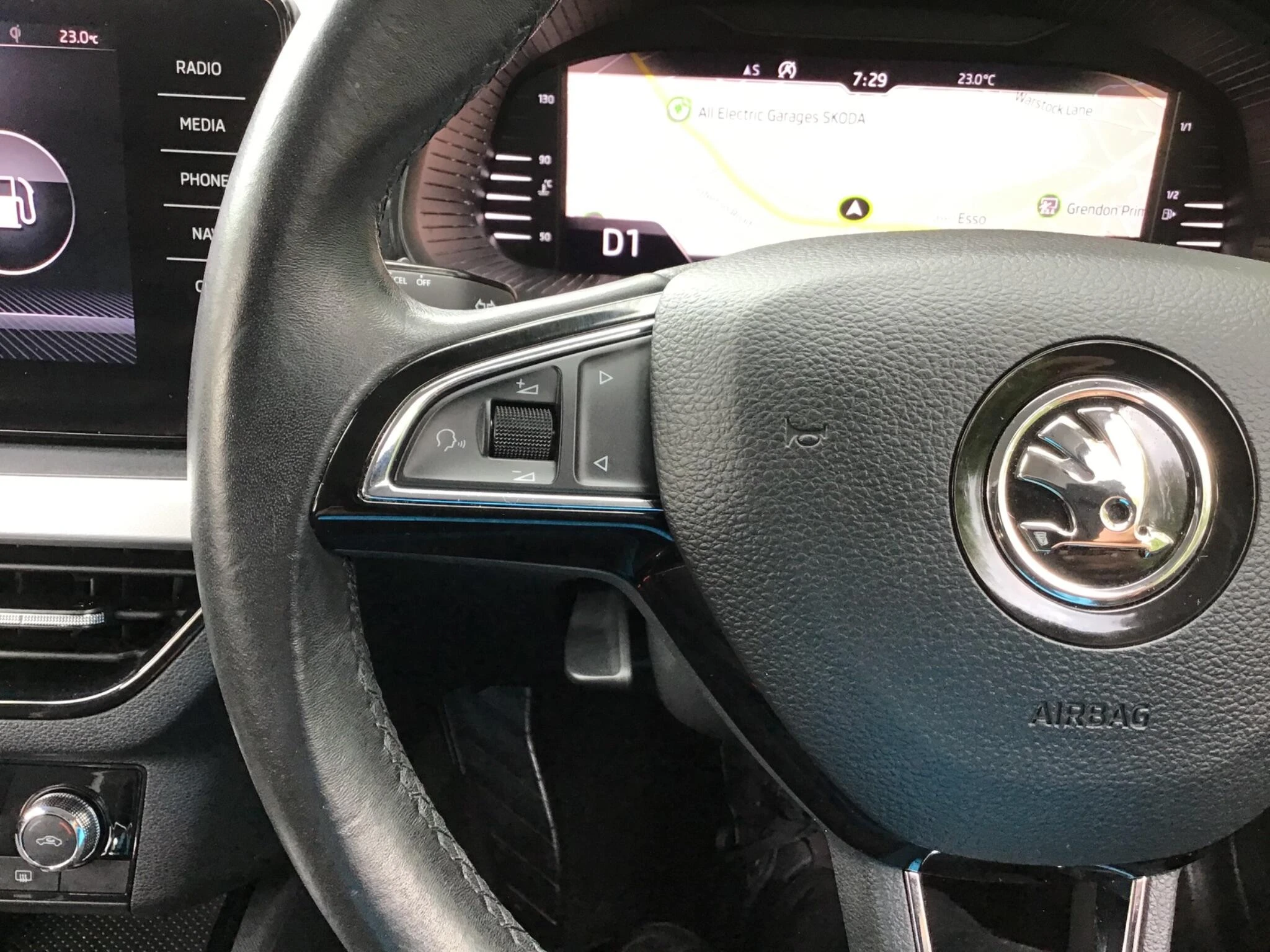 Vehicle image 34