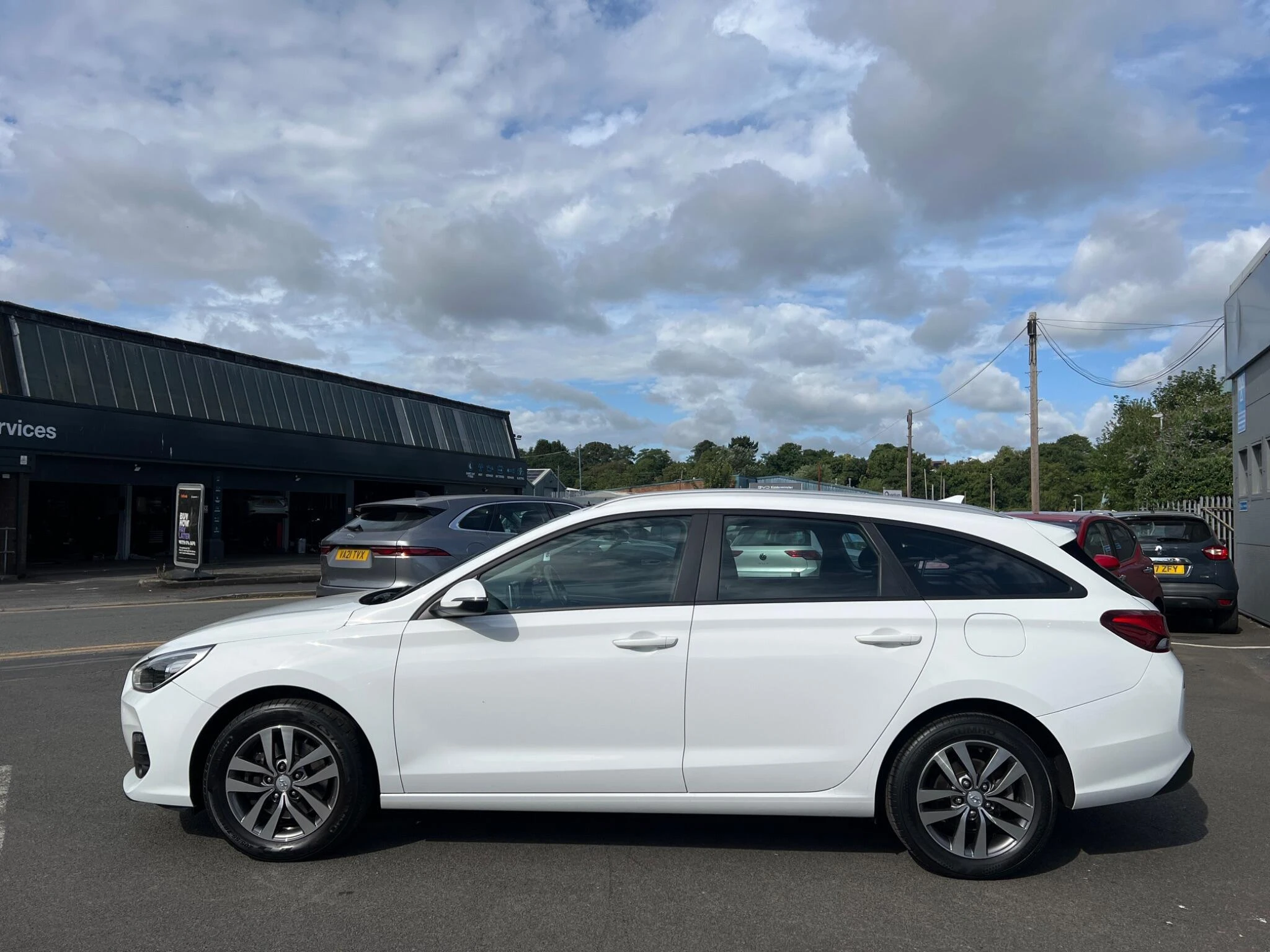 Vehicle image 4