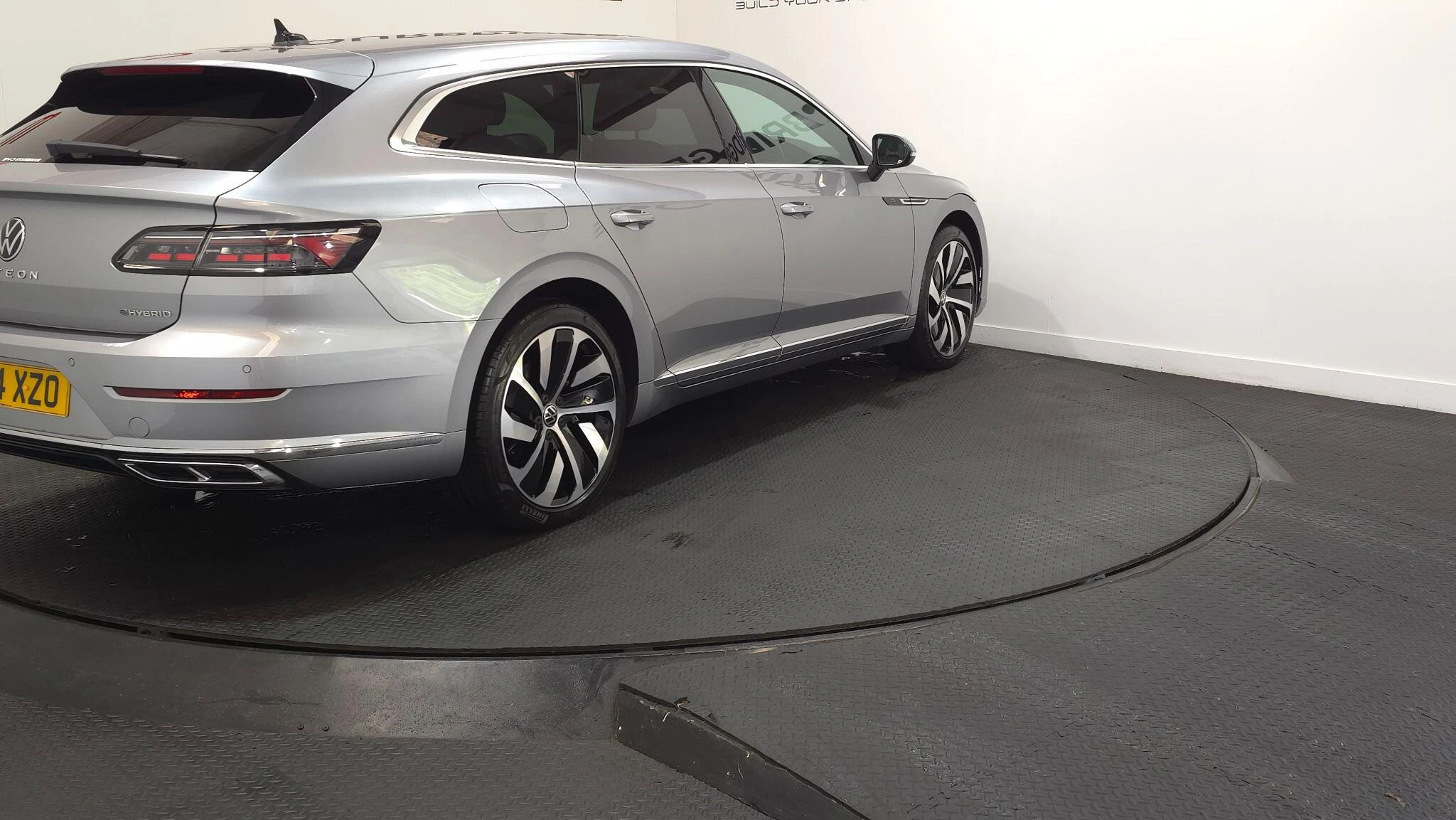 Vehicle image 16
