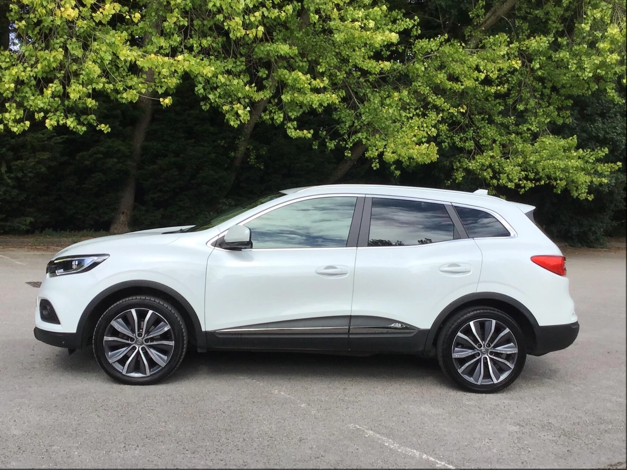 Vehicle image 6