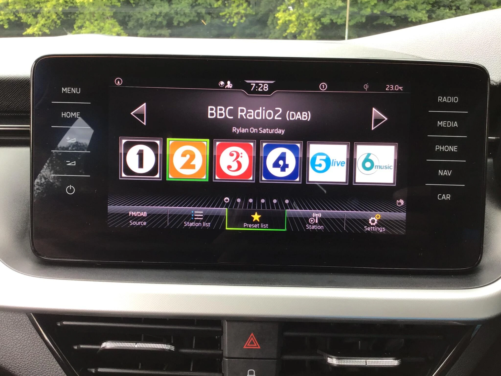 Vehicle image 19