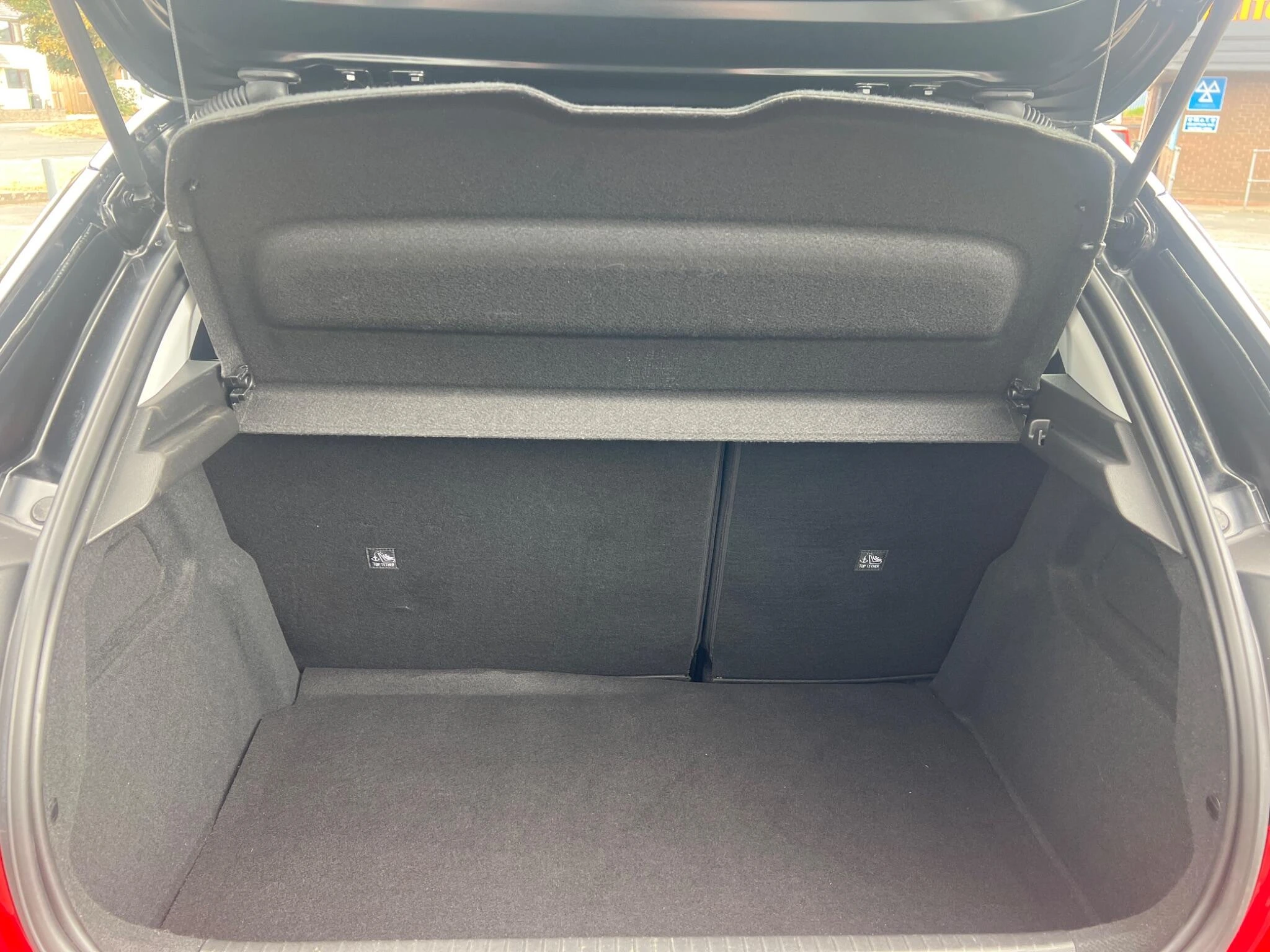 Vehicle image 35