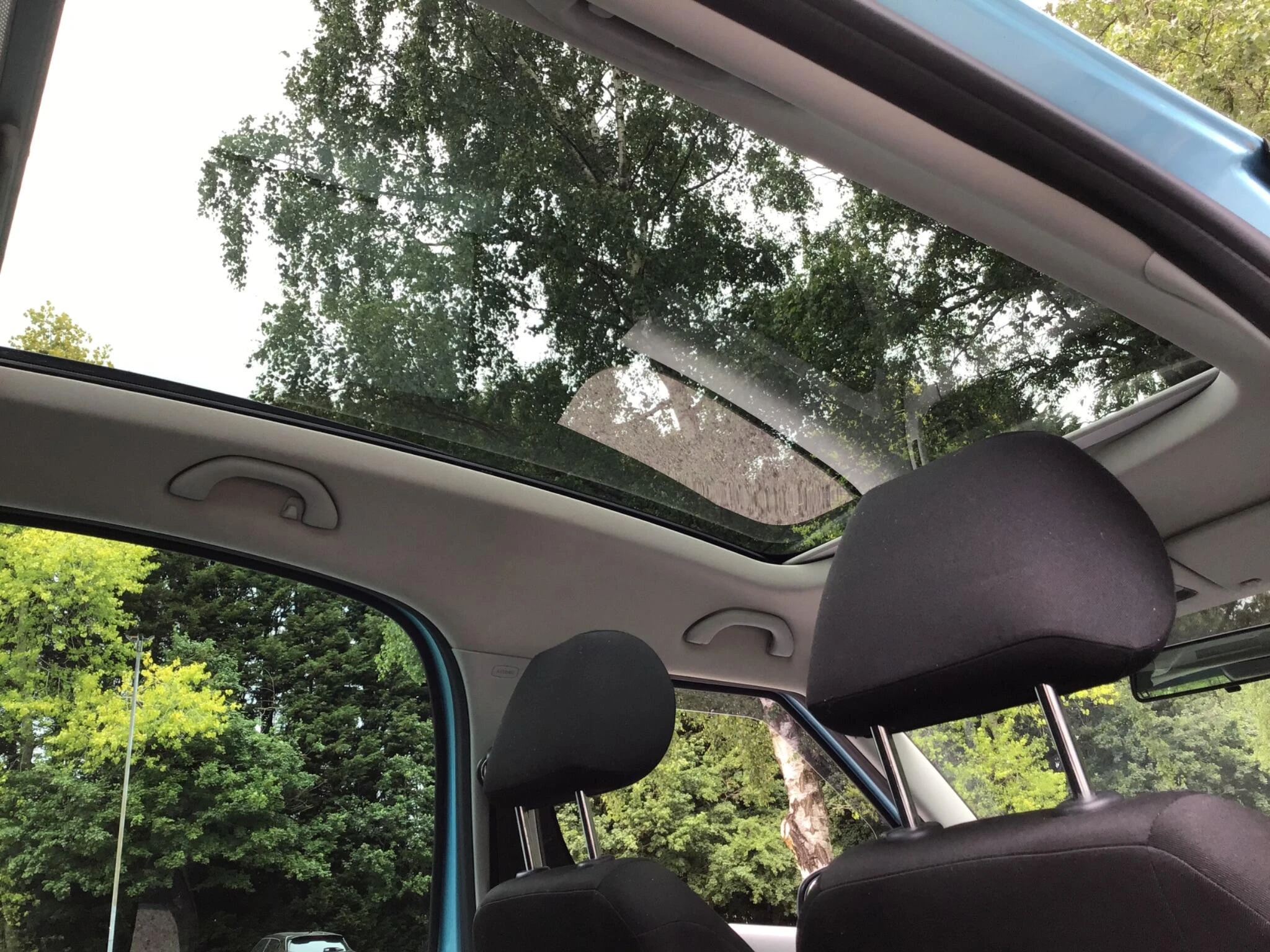 Vehicle image 21