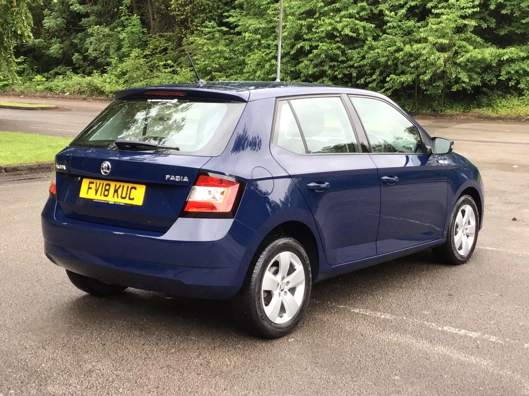 Vehicle image 3