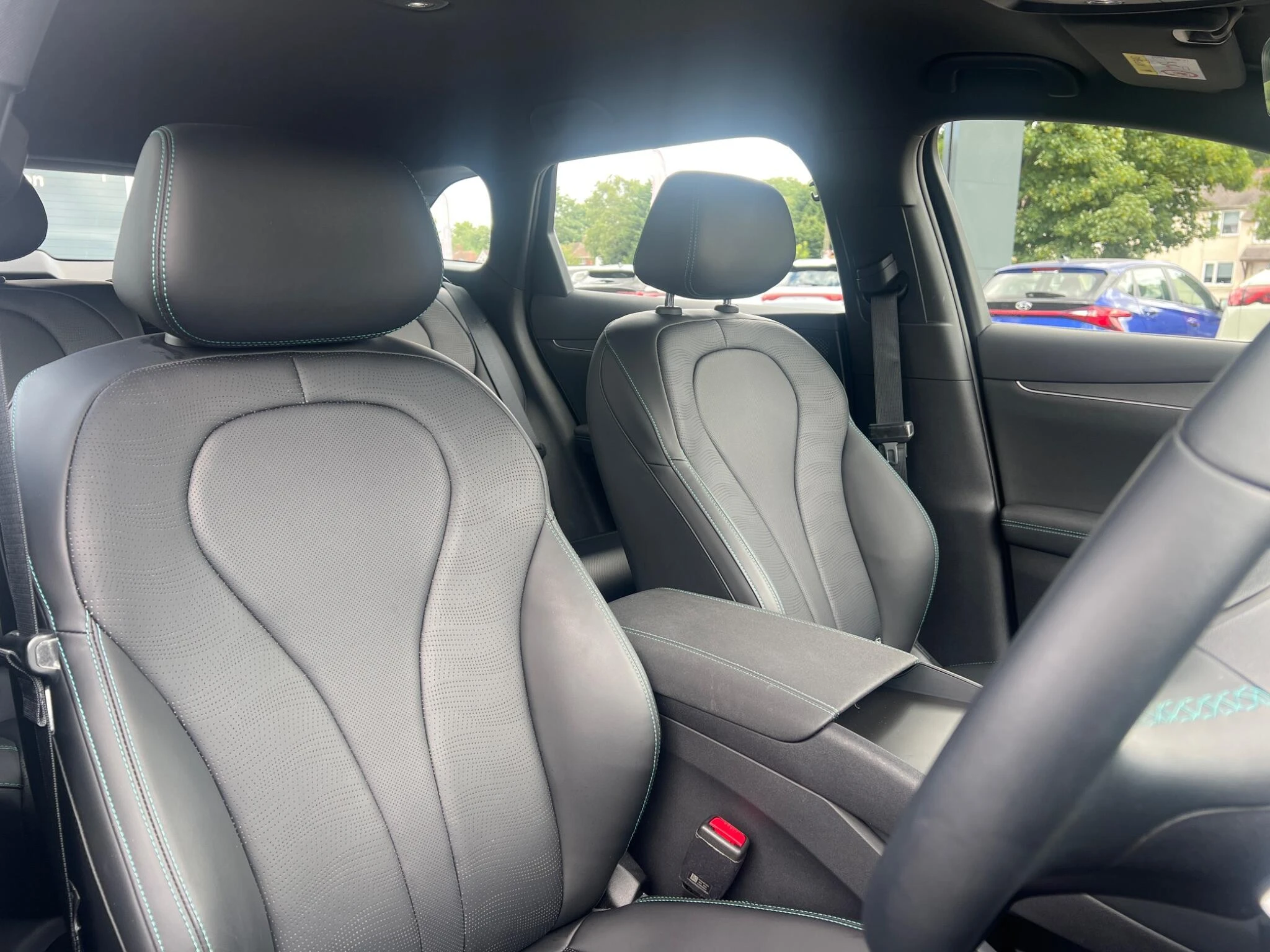 Vehicle image 25