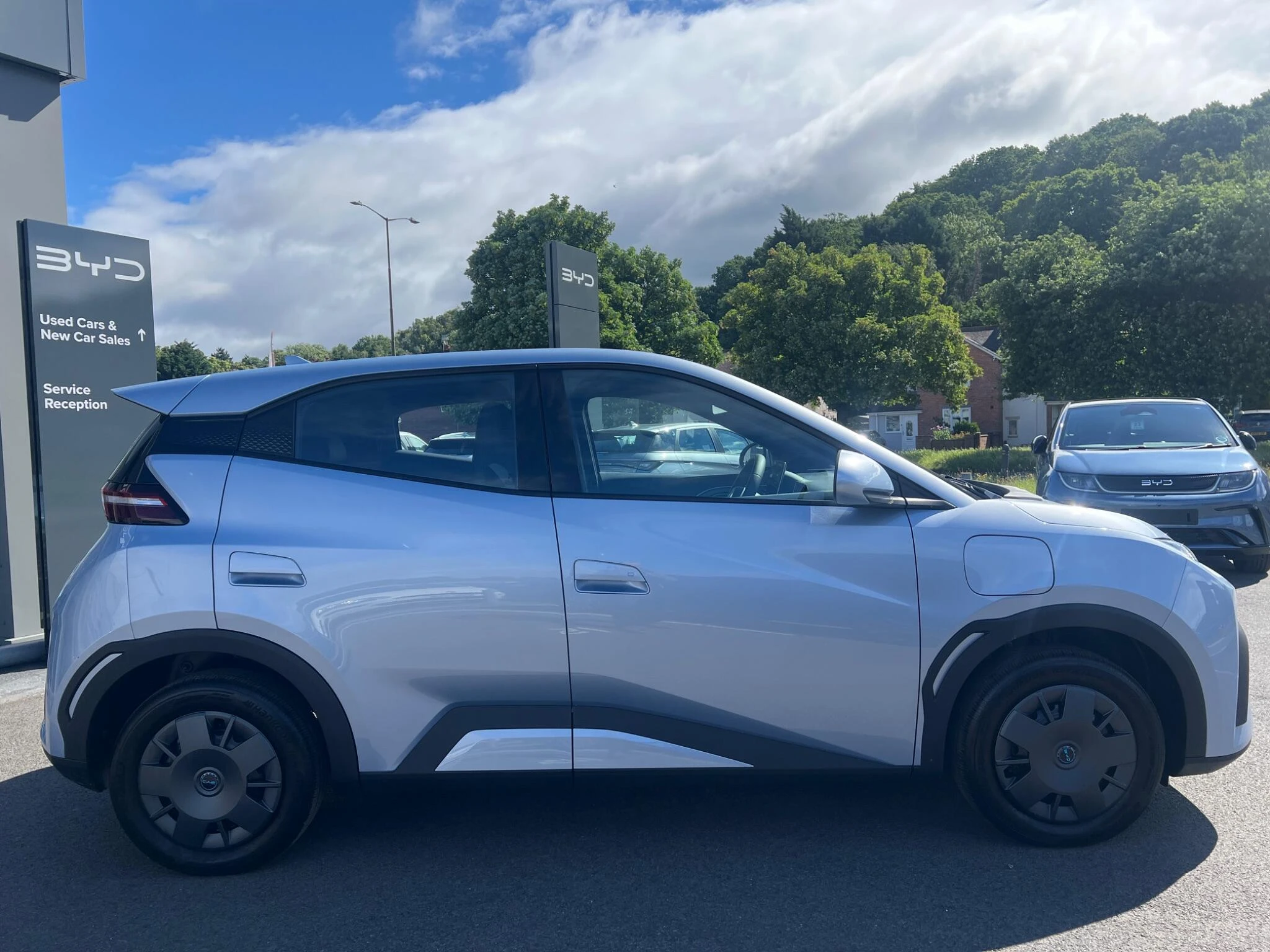 Vehicle image 13