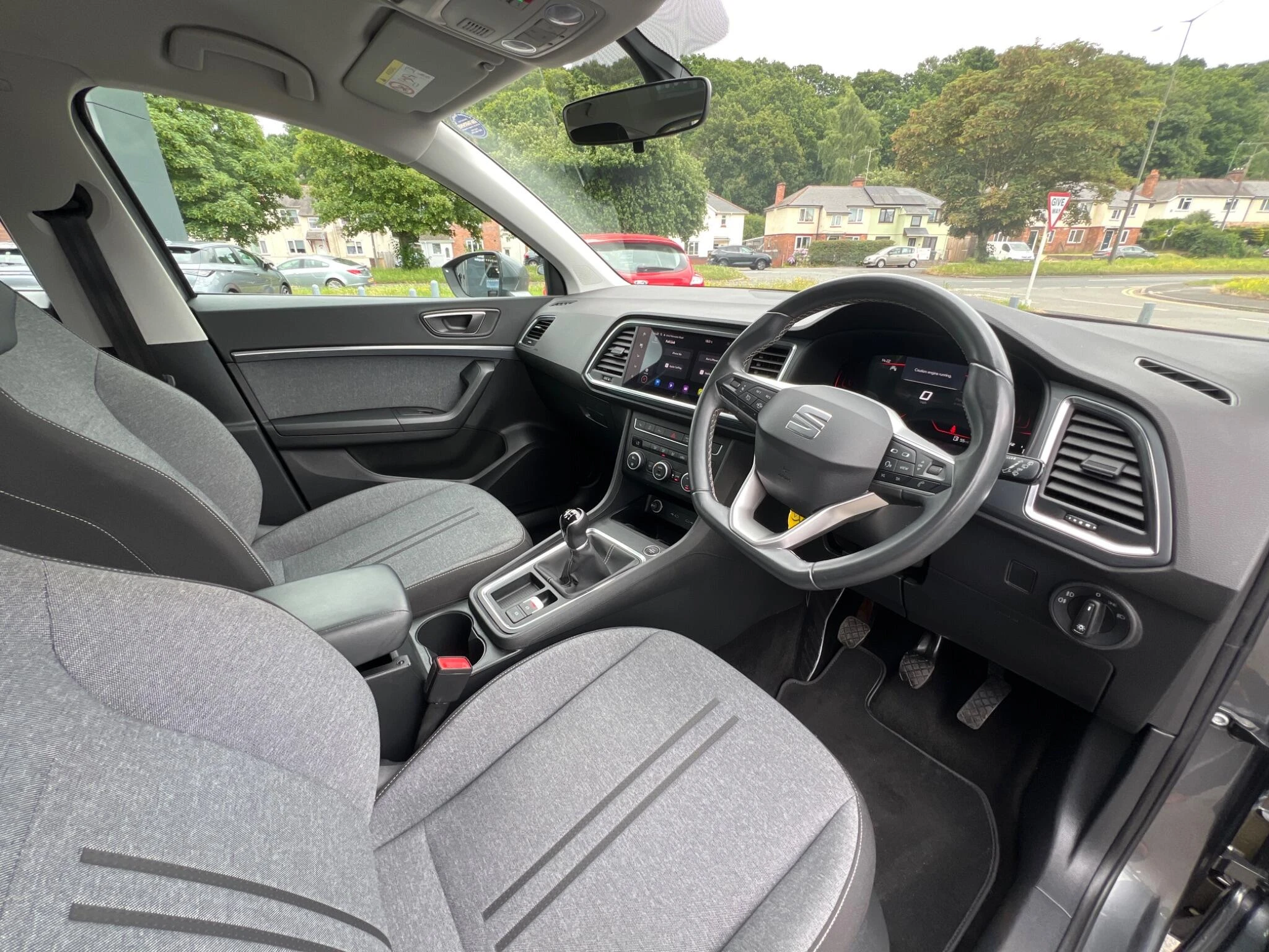 Vehicle image 16