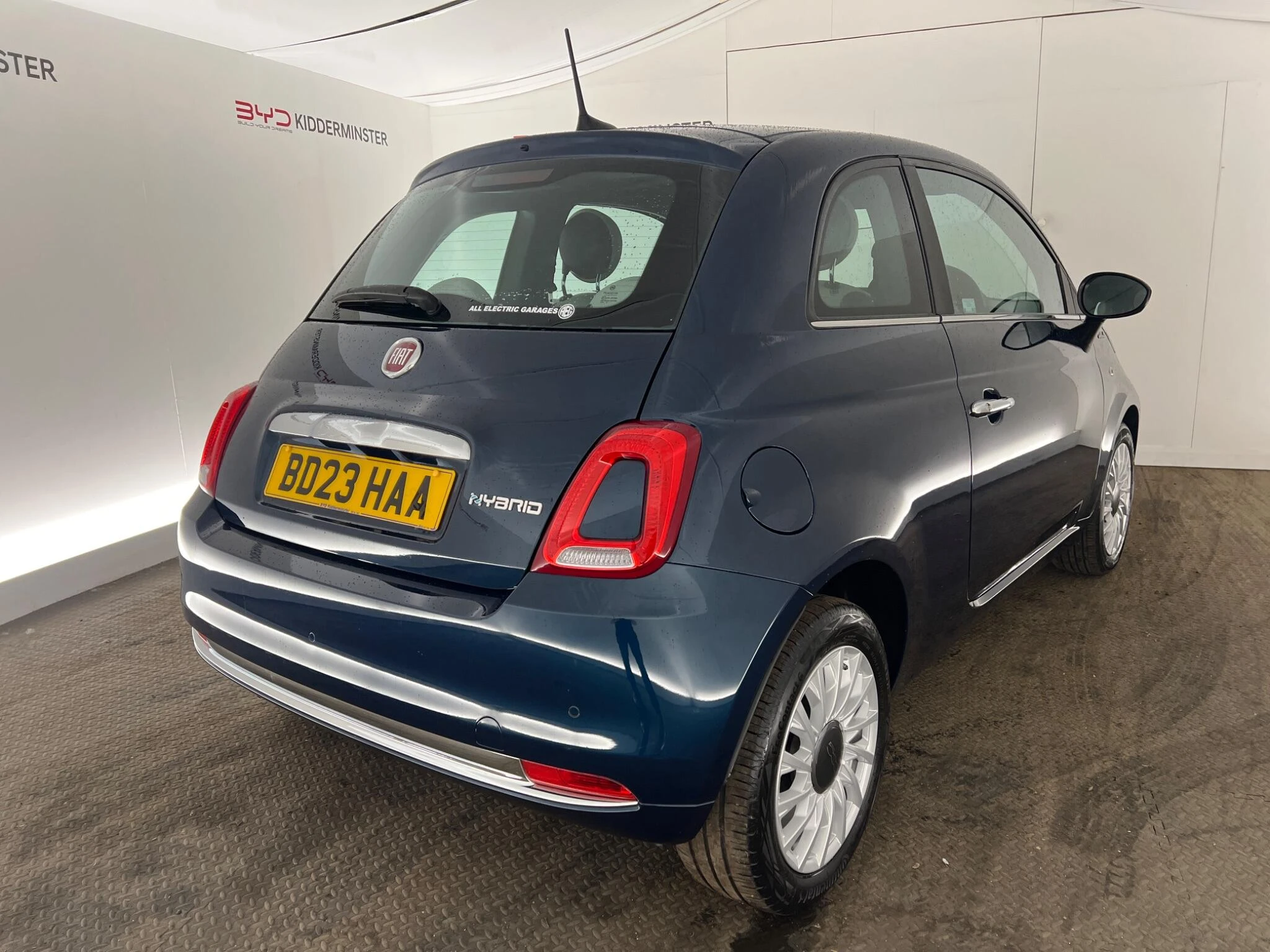 Vehicle image 13